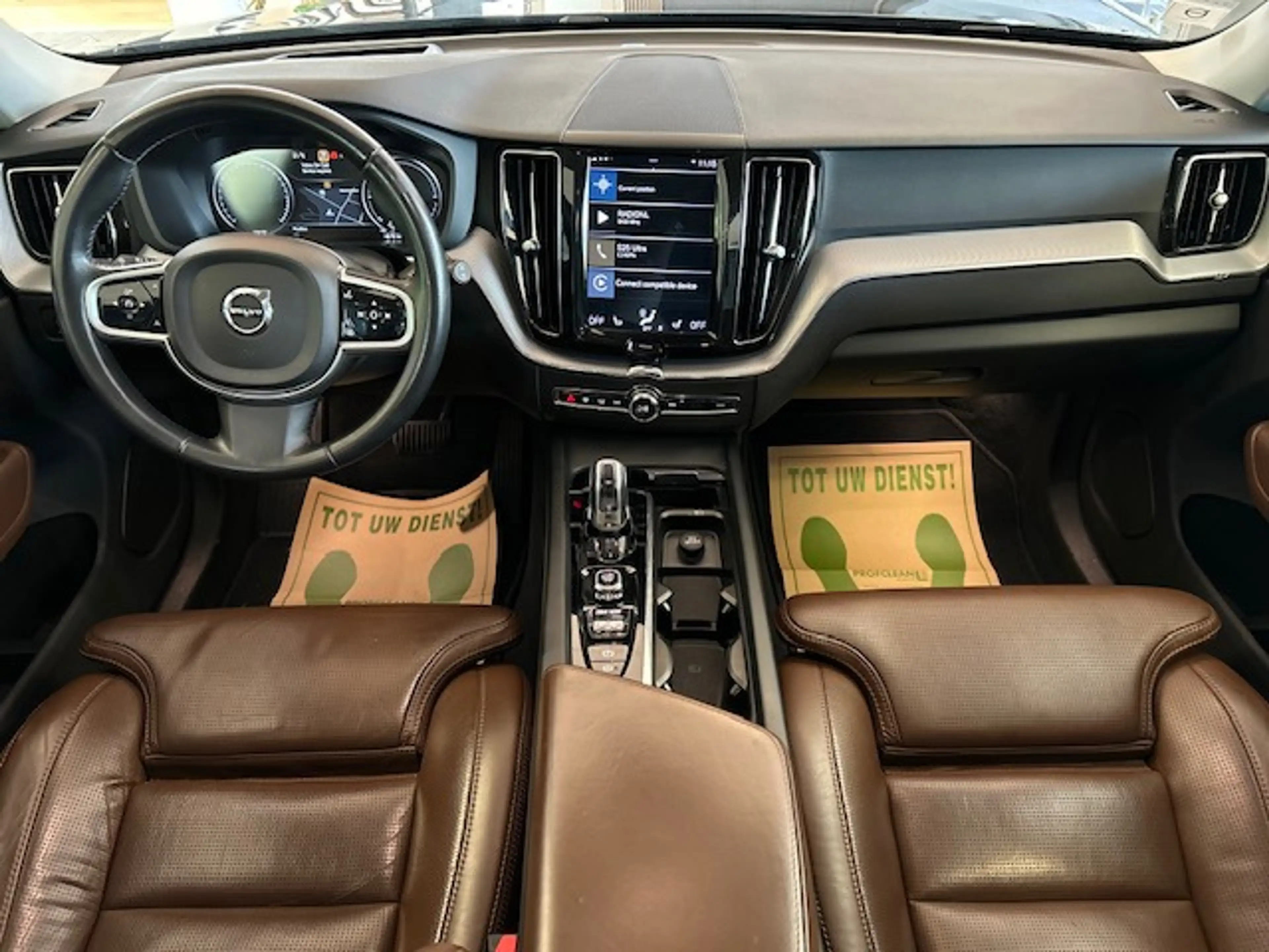 Volvo XC60 2.0 T8 AWD Inscription Pano 360 Luchtvering Trekha — photo 14