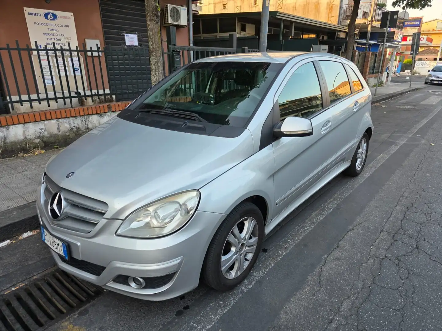 Mercedes-Benz B 180 B 180 cdi Executive Grigio - 1