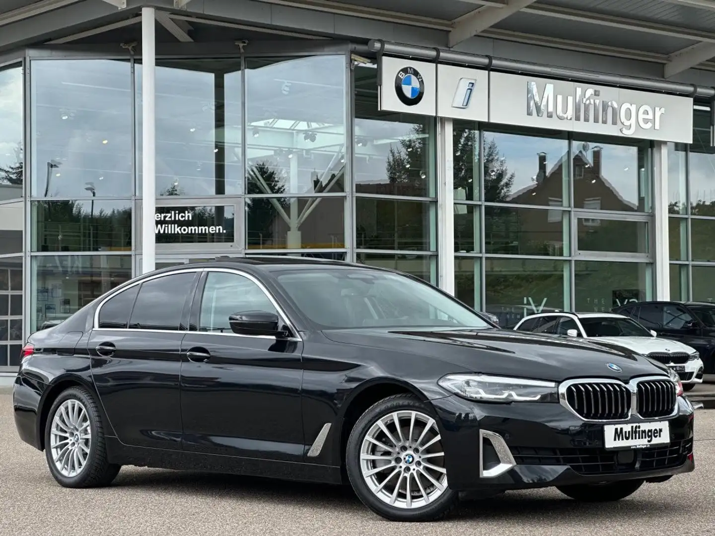BMW 520 d xDr. IntAktLenk.HUD Lenkradh.ACC GlasD.HiFi Schwarz - 2