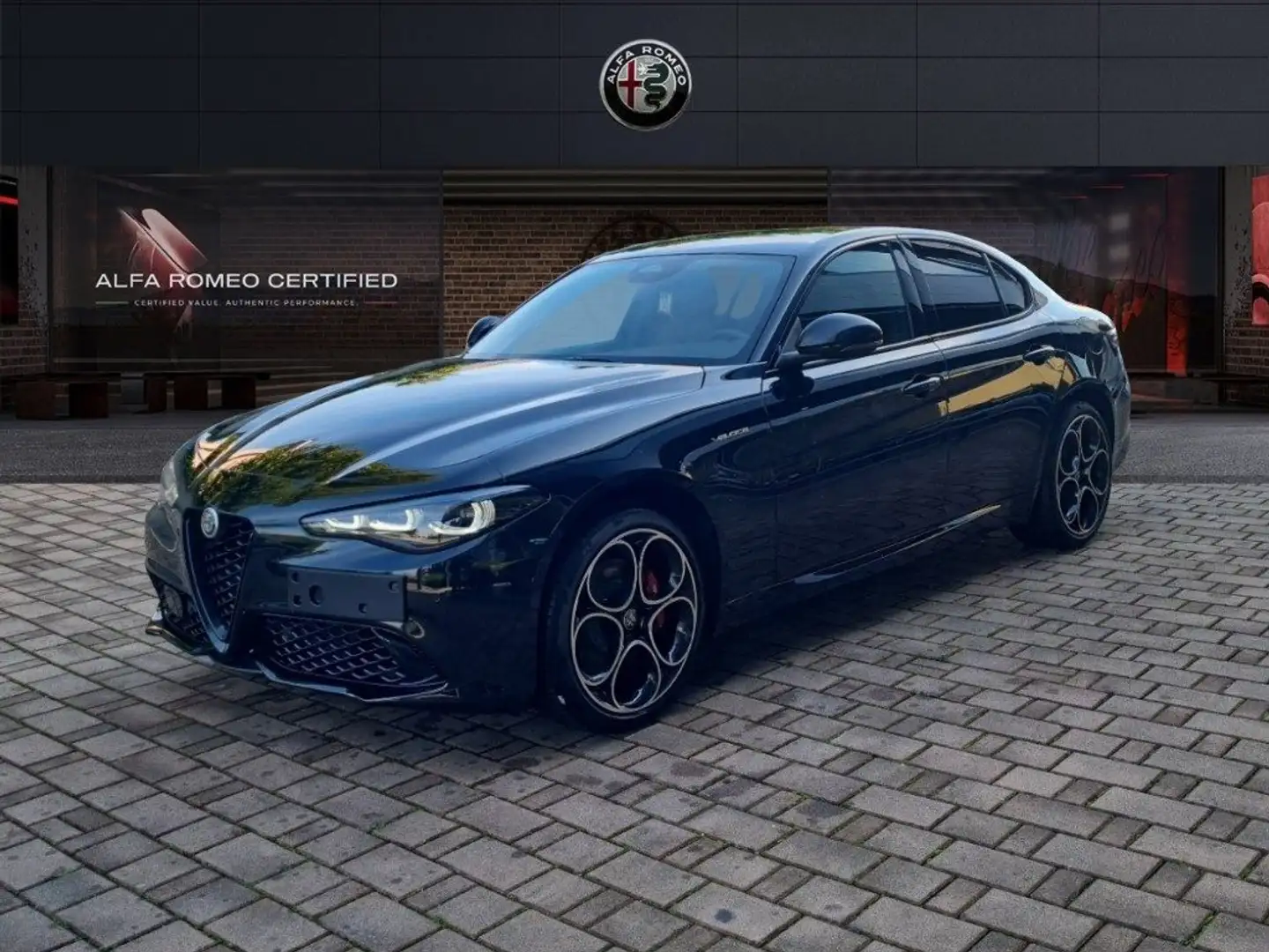 Alfa Romeo Giulia 2.0 Turbo 280 CV AT8 AWD Q4 Veloce Nero - 1