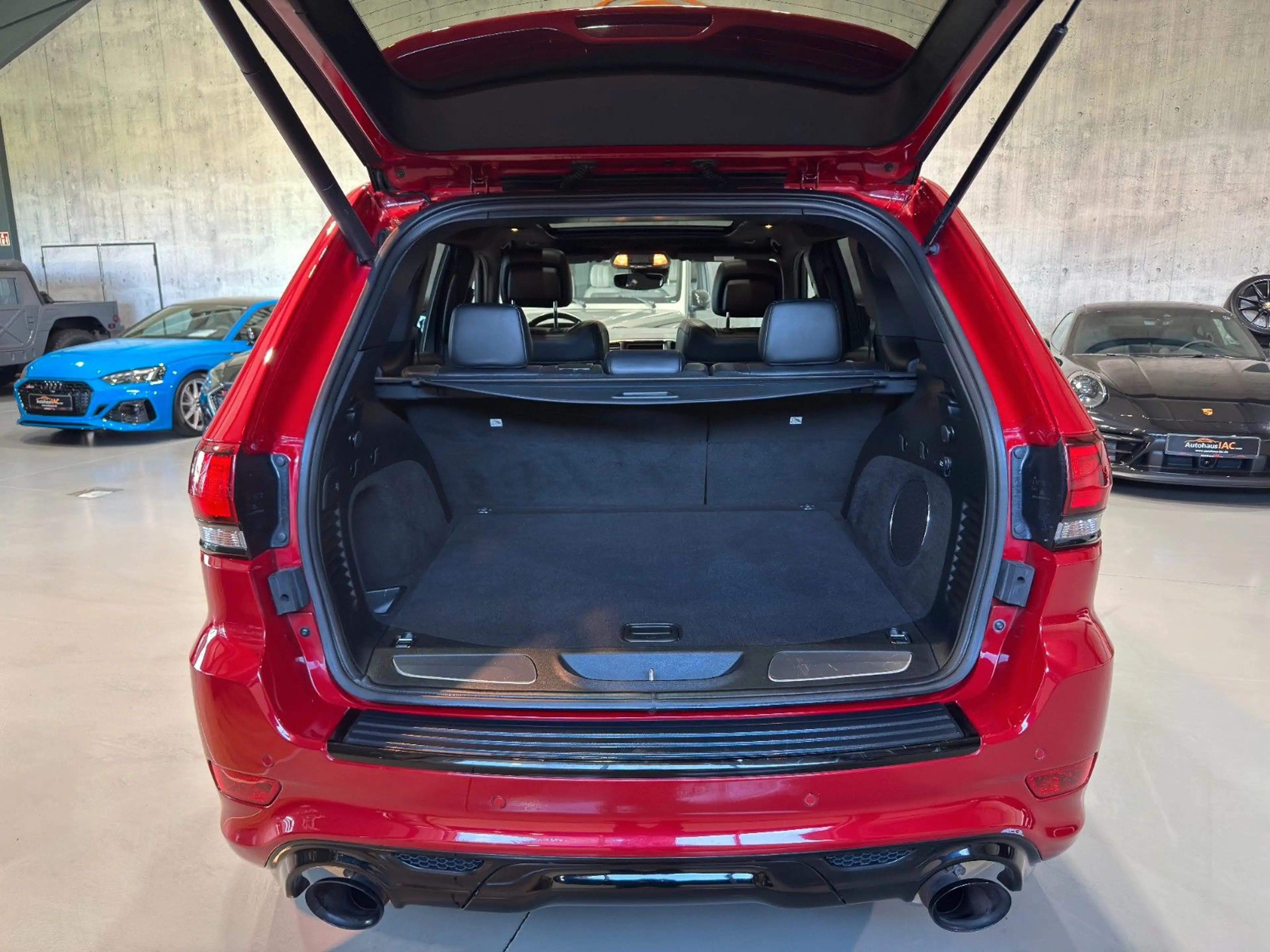 Jeep Grand Cherokee /6.4/V8/HEMI/SRT/PANO/AHK/MwSt/LED — photo 3