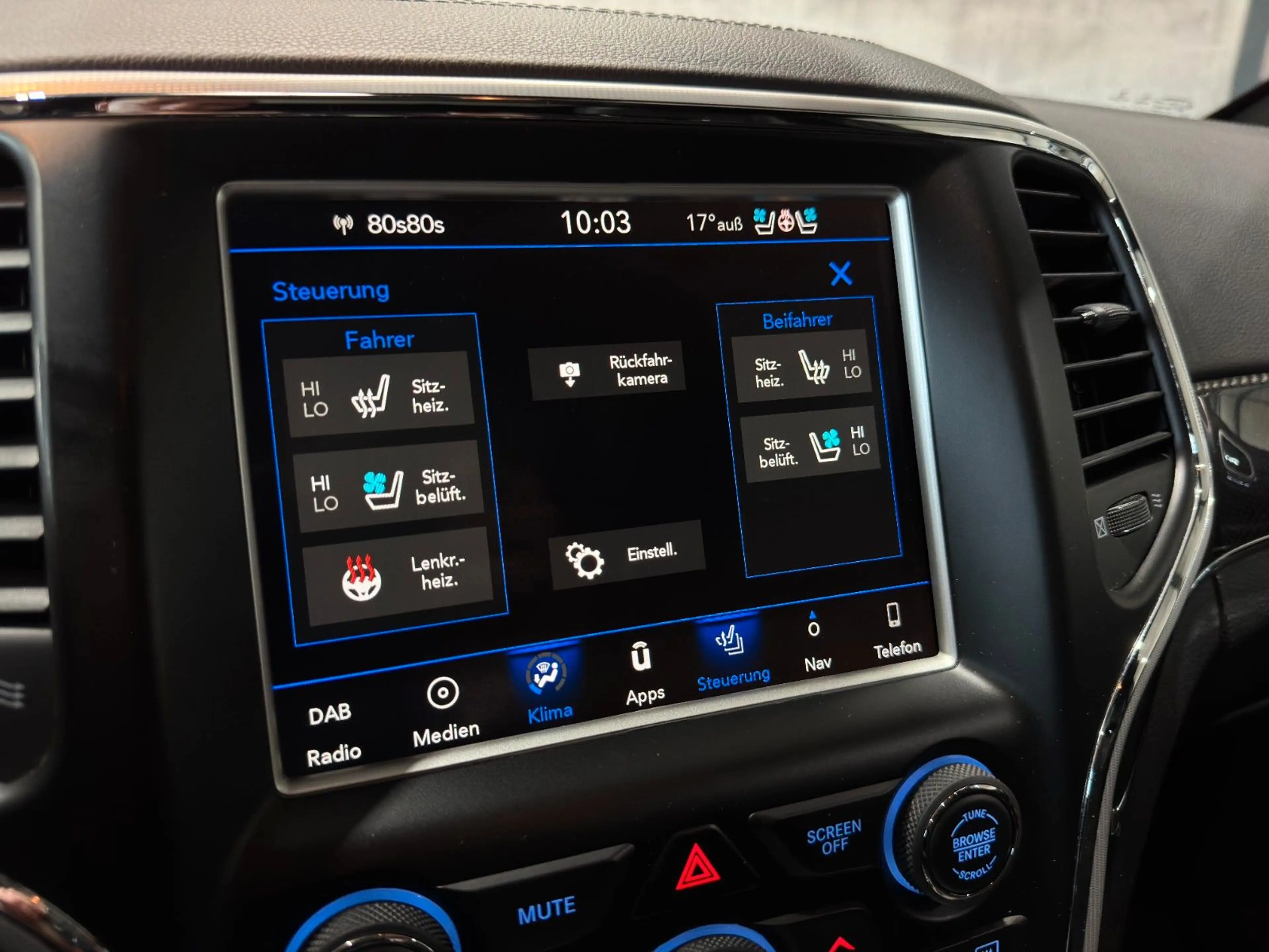 Jeep Grand Cherokee /6.4/V8/HEMI/SRT/PANO/AHK/MwSt/LED — photo 11