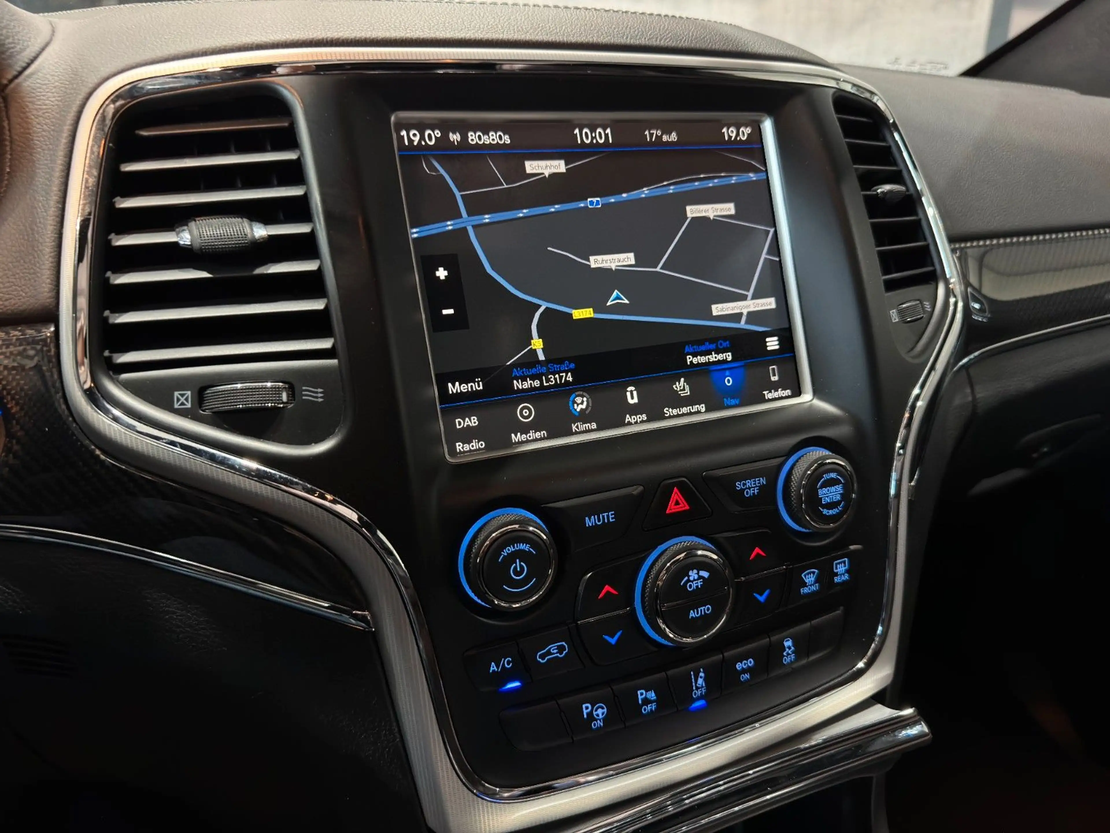 Jeep Grand Cherokee /6.4/V8/HEMI/SRT/PANO/AHK/MwSt/LED — photo 10