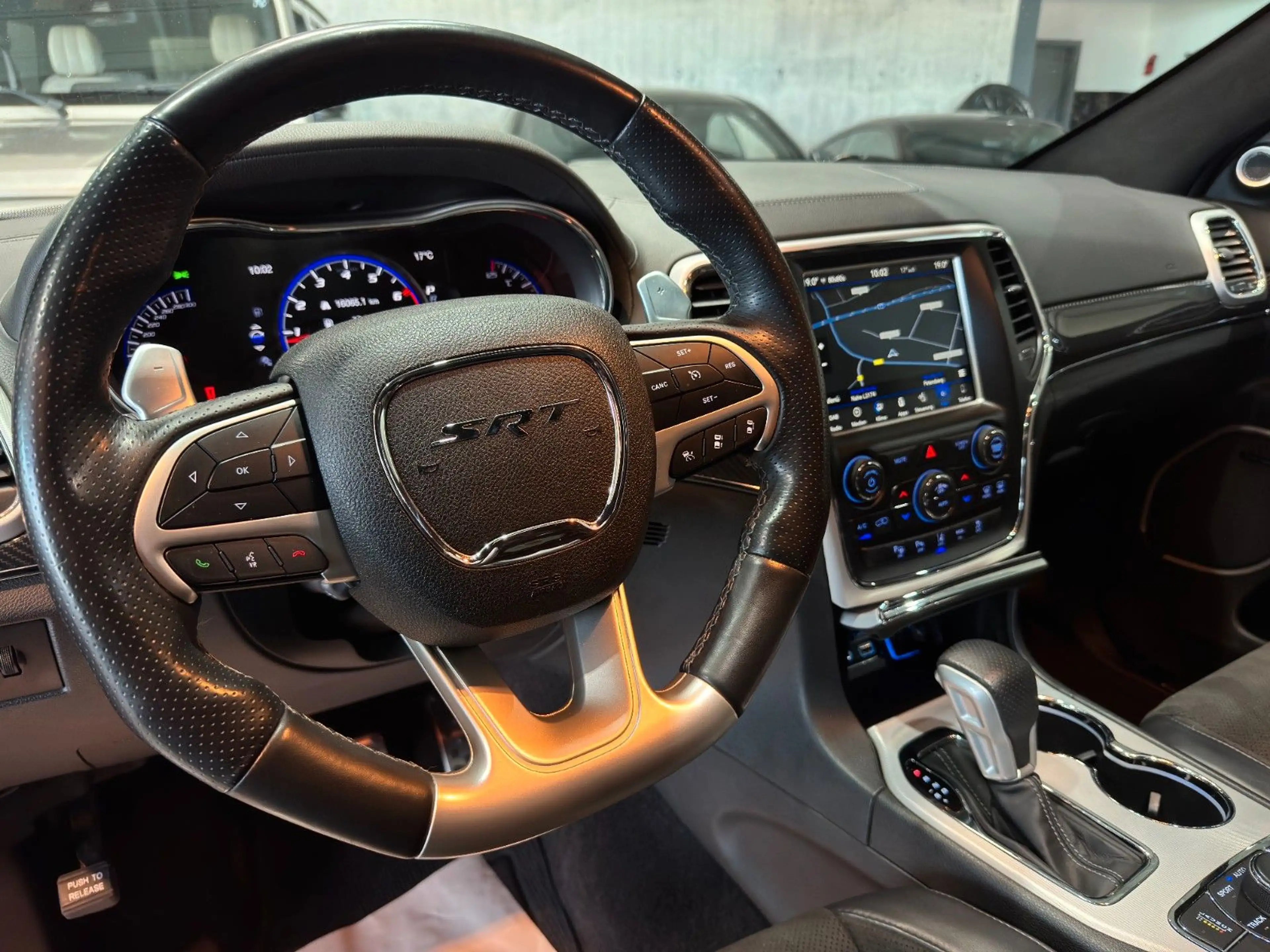 Jeep Grand Cherokee /6.4/V8/HEMI/SRT/PANO/AHK/MwSt/LED — photo 7
