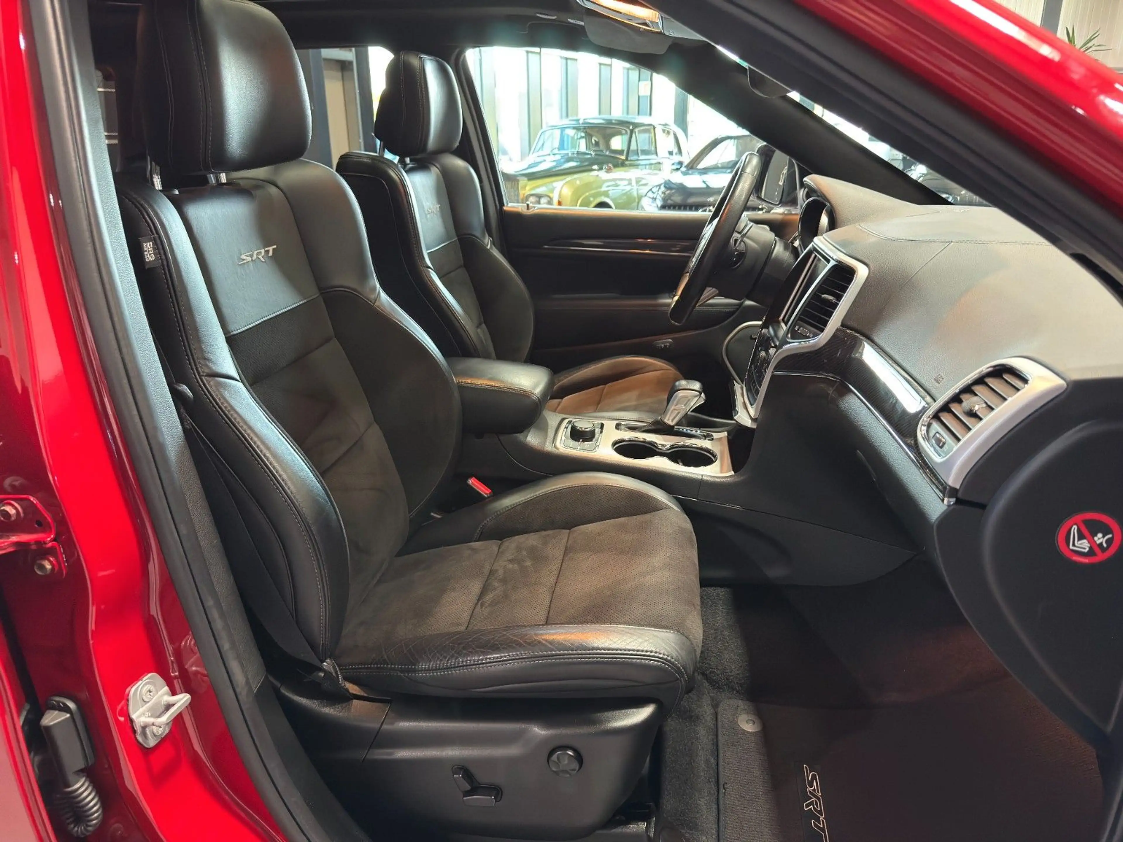 Jeep Grand Cherokee /6.4/V8/HEMI/SRT/PANO/AHK/MwSt/LED — photo 13