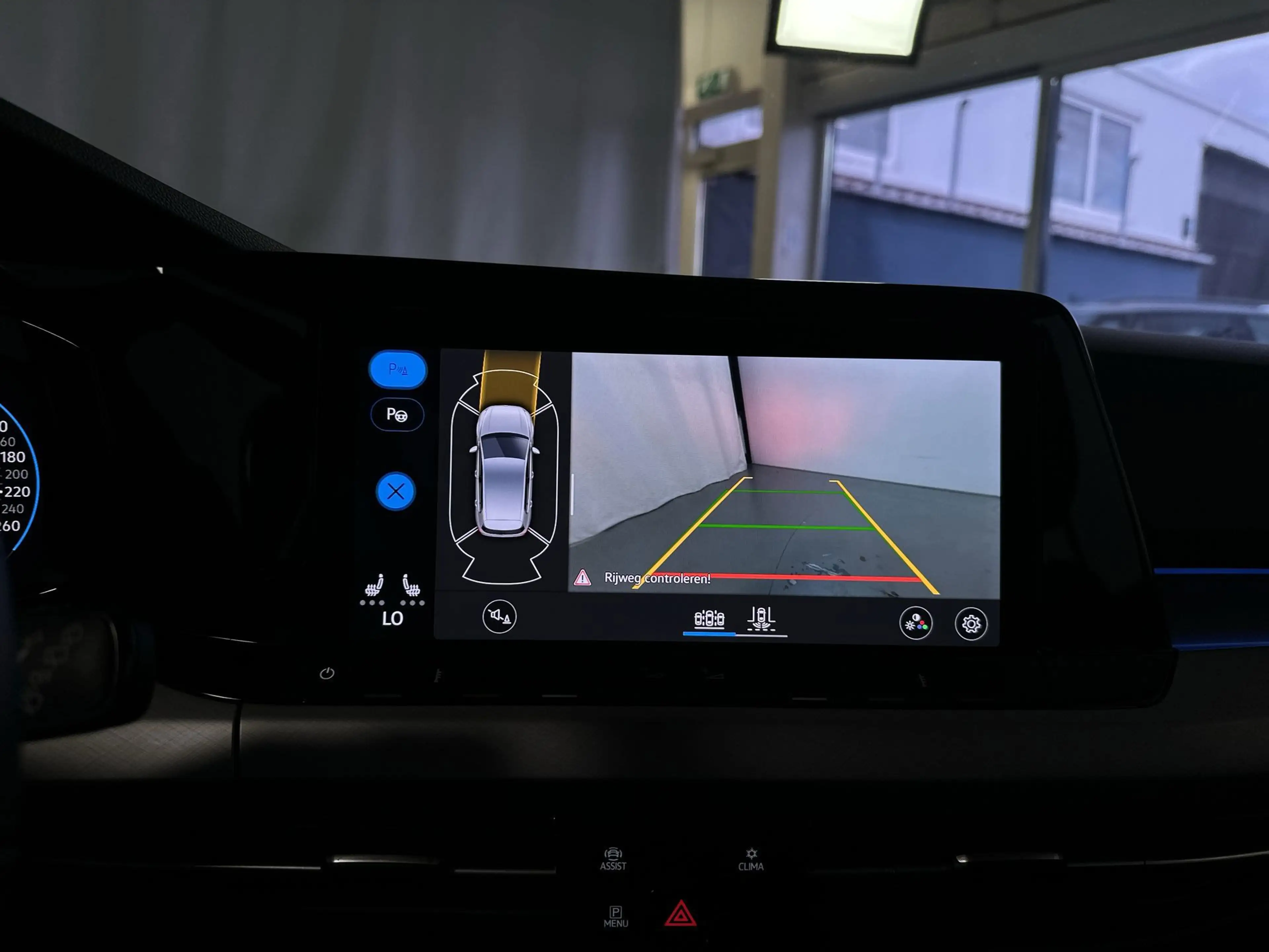 Volkswagen Golf 1.0 eTSI DSG 110pk Life Business Sfeerverlichting — photo 13