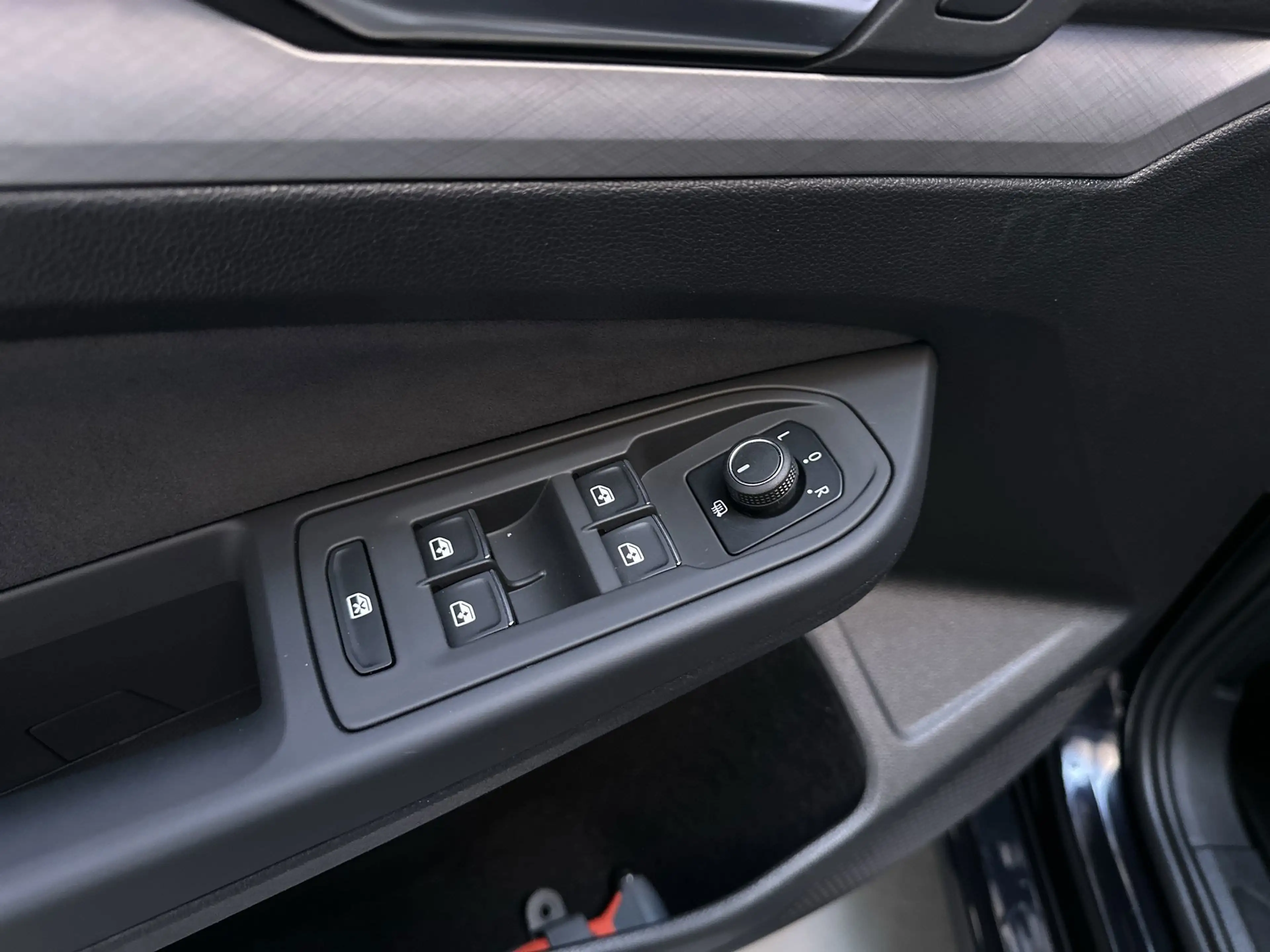 Volkswagen Golf 1.0 eTSI DSG 110pk Life Business Sfeerverlichting — photo 19