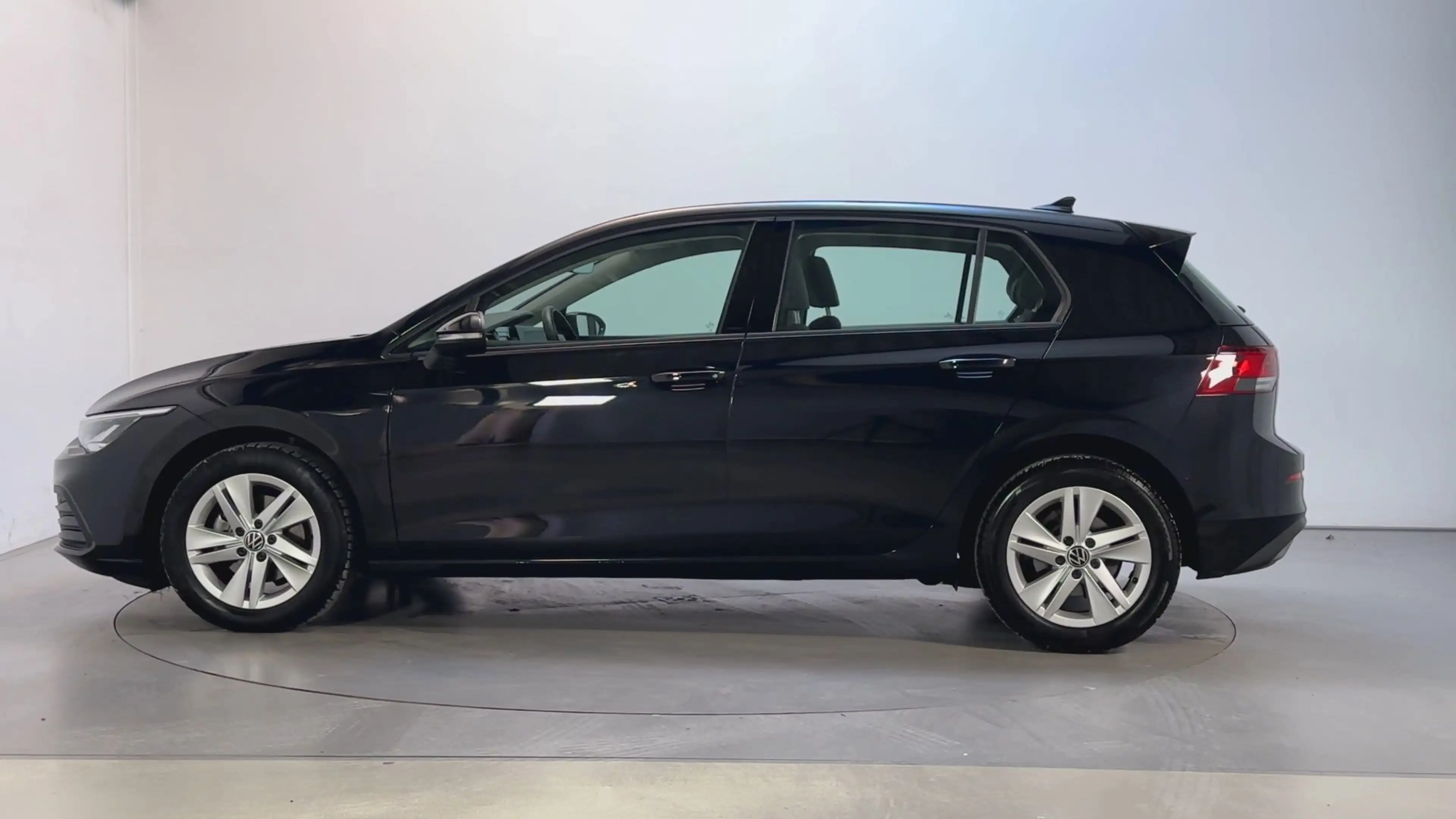 Volkswagen Golf 1.0 eTSI DSG 110pk Life Business Sfeerverlichting — photo 14