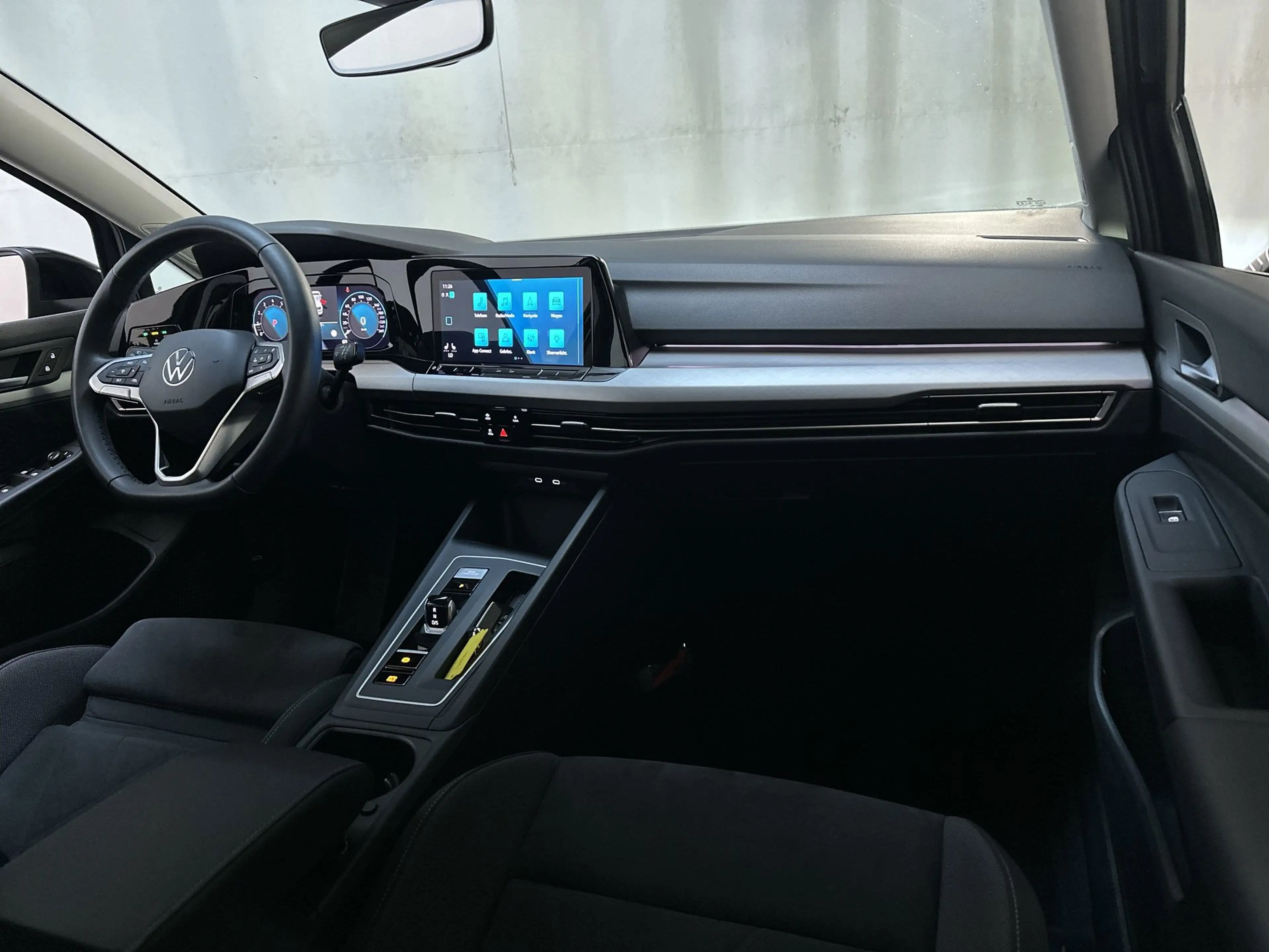 Volkswagen Golf 1.0 eTSI DSG 110pk Life Business Sfeerverlichting — photo 2