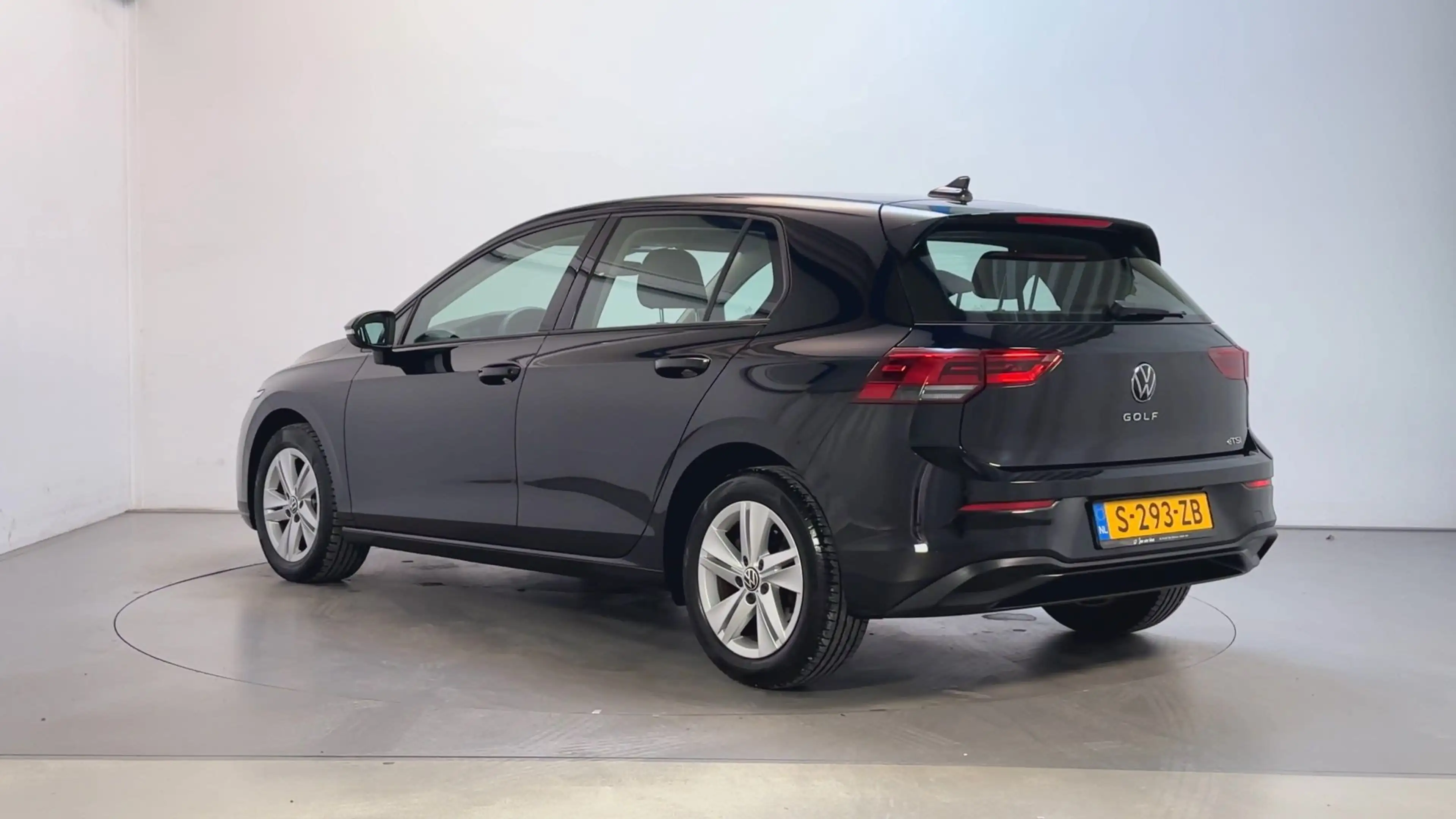 Volkswagen Golf 1.0 eTSI DSG 110pk Life Business Sfeerverlichting — photo 6