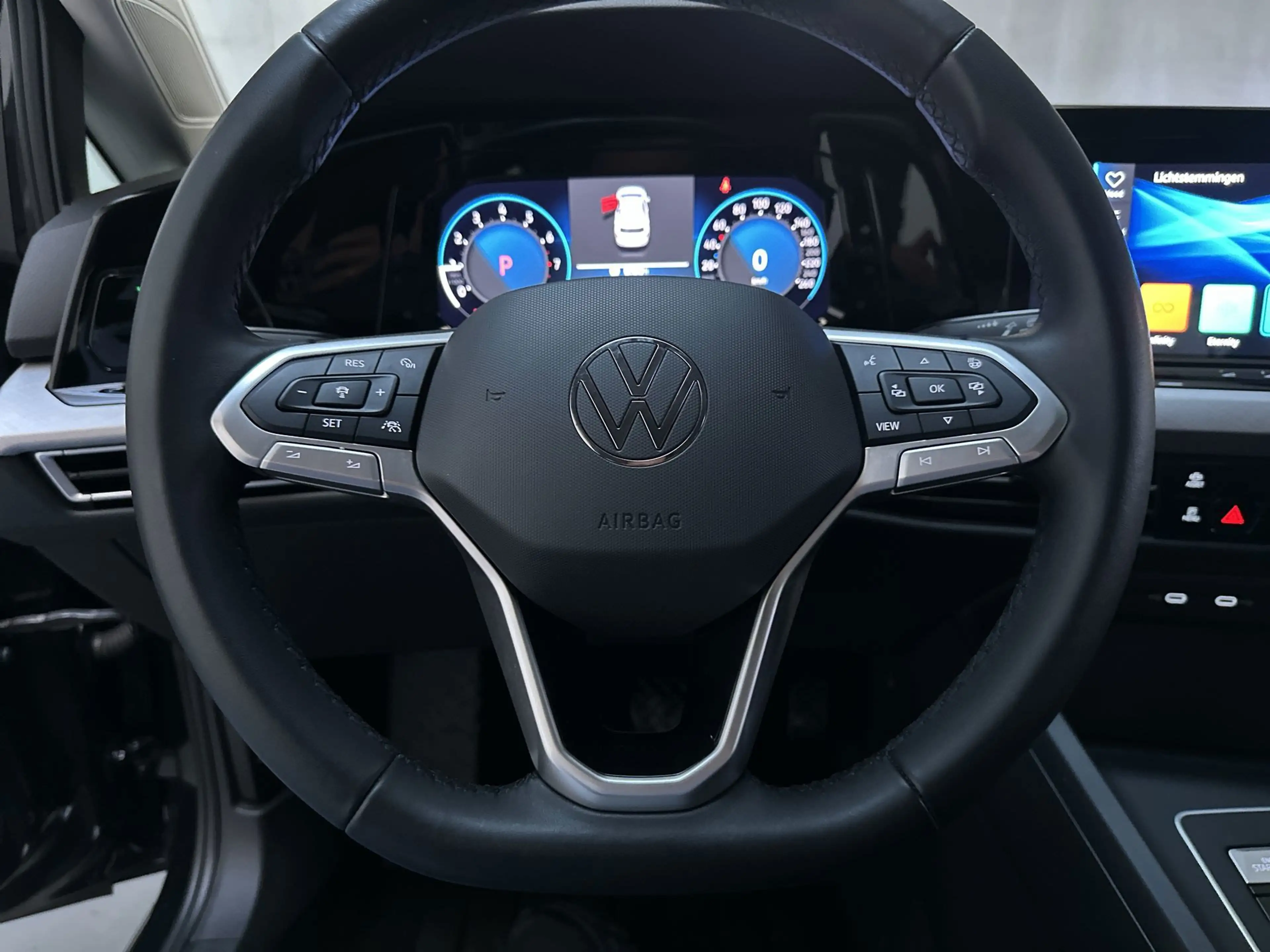 Volkswagen Golf 1.0 eTSI DSG 110pk Life Business Sfeerverlichting — photo 7