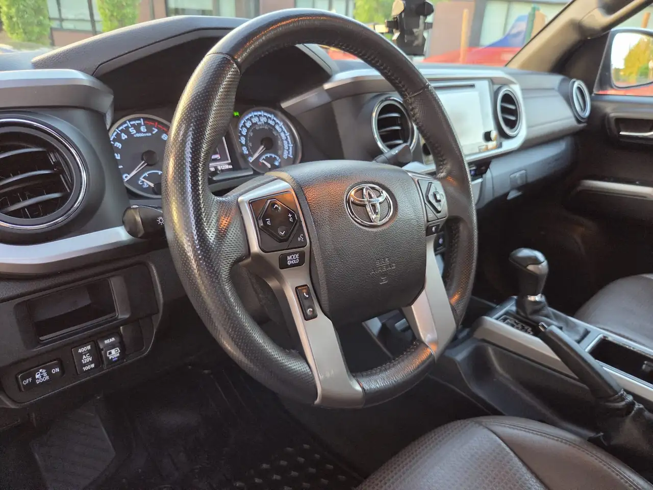 Toyota Tacoma снимка Toyota Tacoma