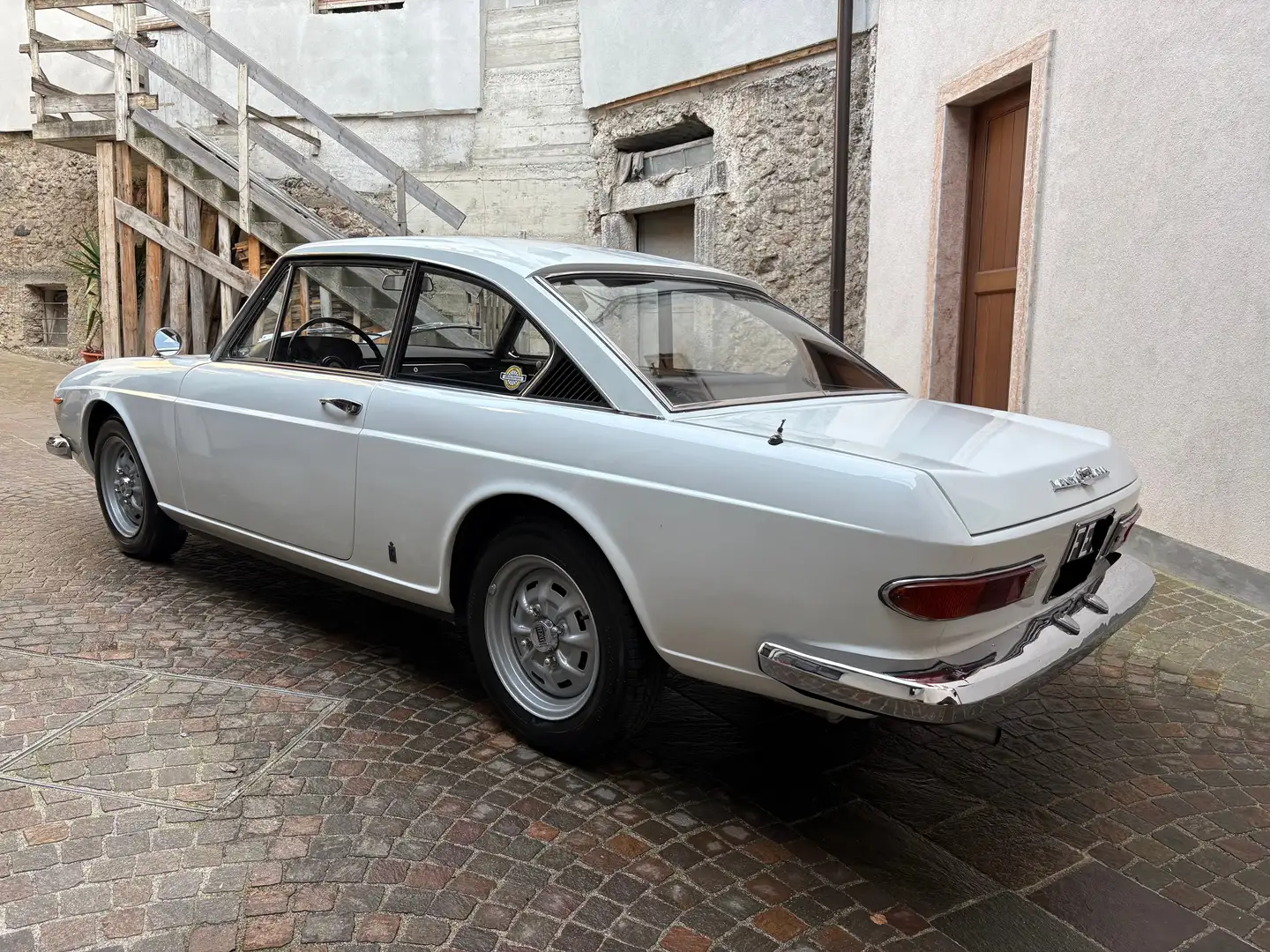 Lancia Flavia Coupè 2000 Pininfarina Beyaz - 2