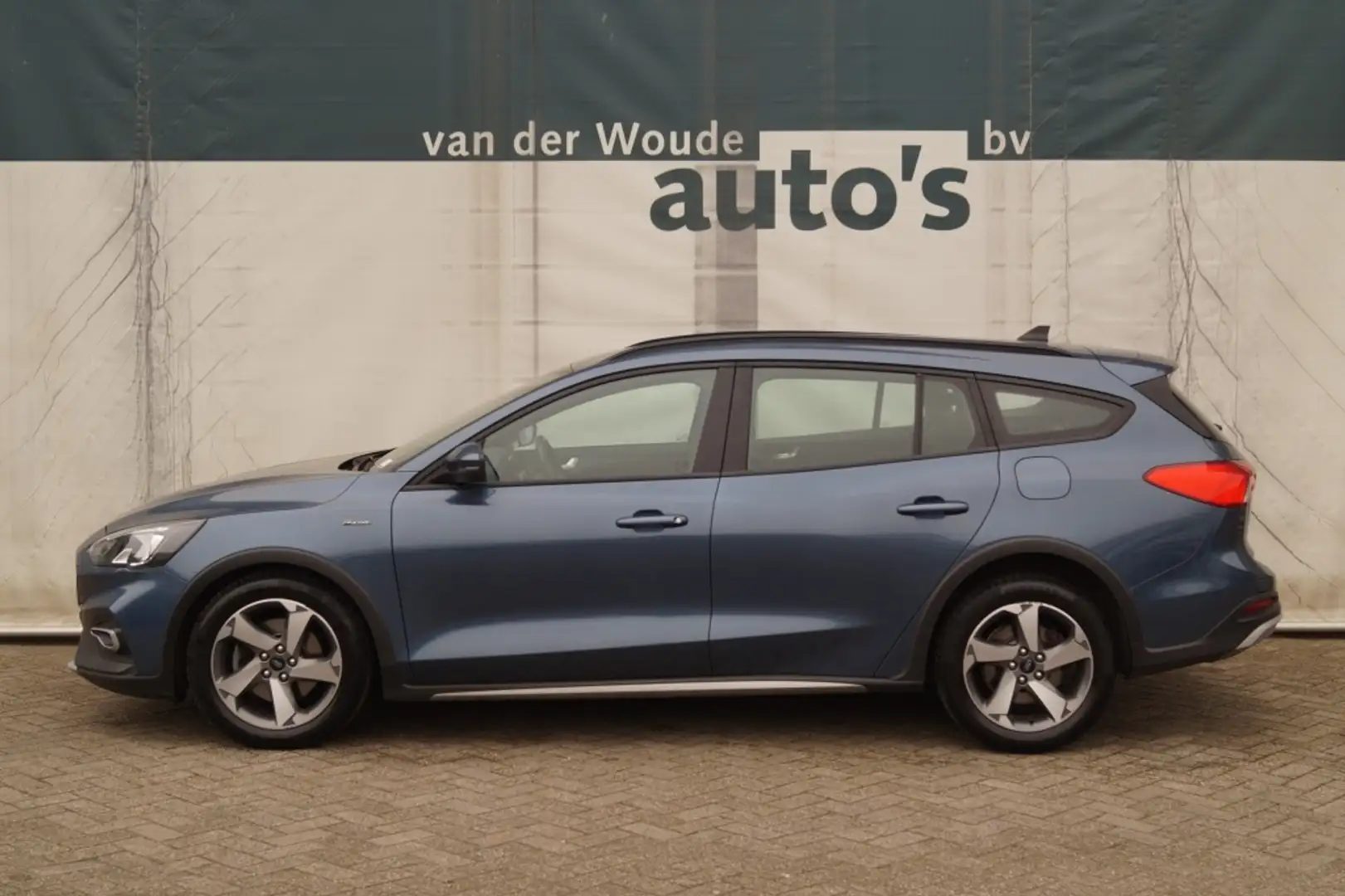 Ford Focus Wagon 1.5 EcoBoost 150pk Active Business -NAVI-ECC Blauw - 1