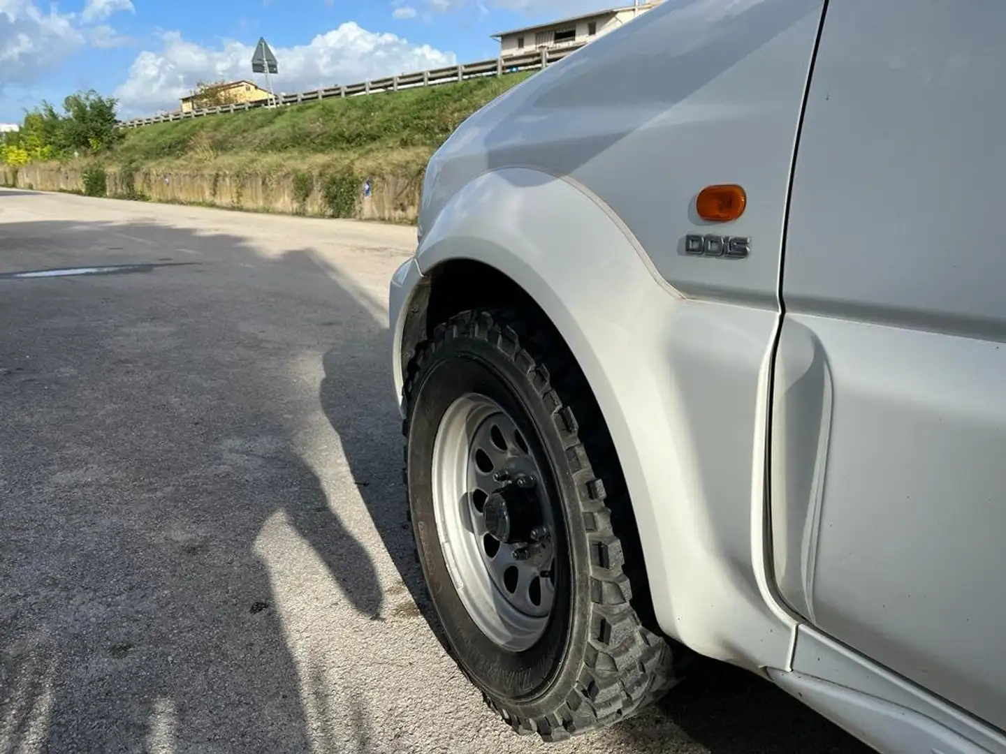 Suzuki Jimny Jimny 1.5 ddis Special 4wd neopatentati Bianco - 2