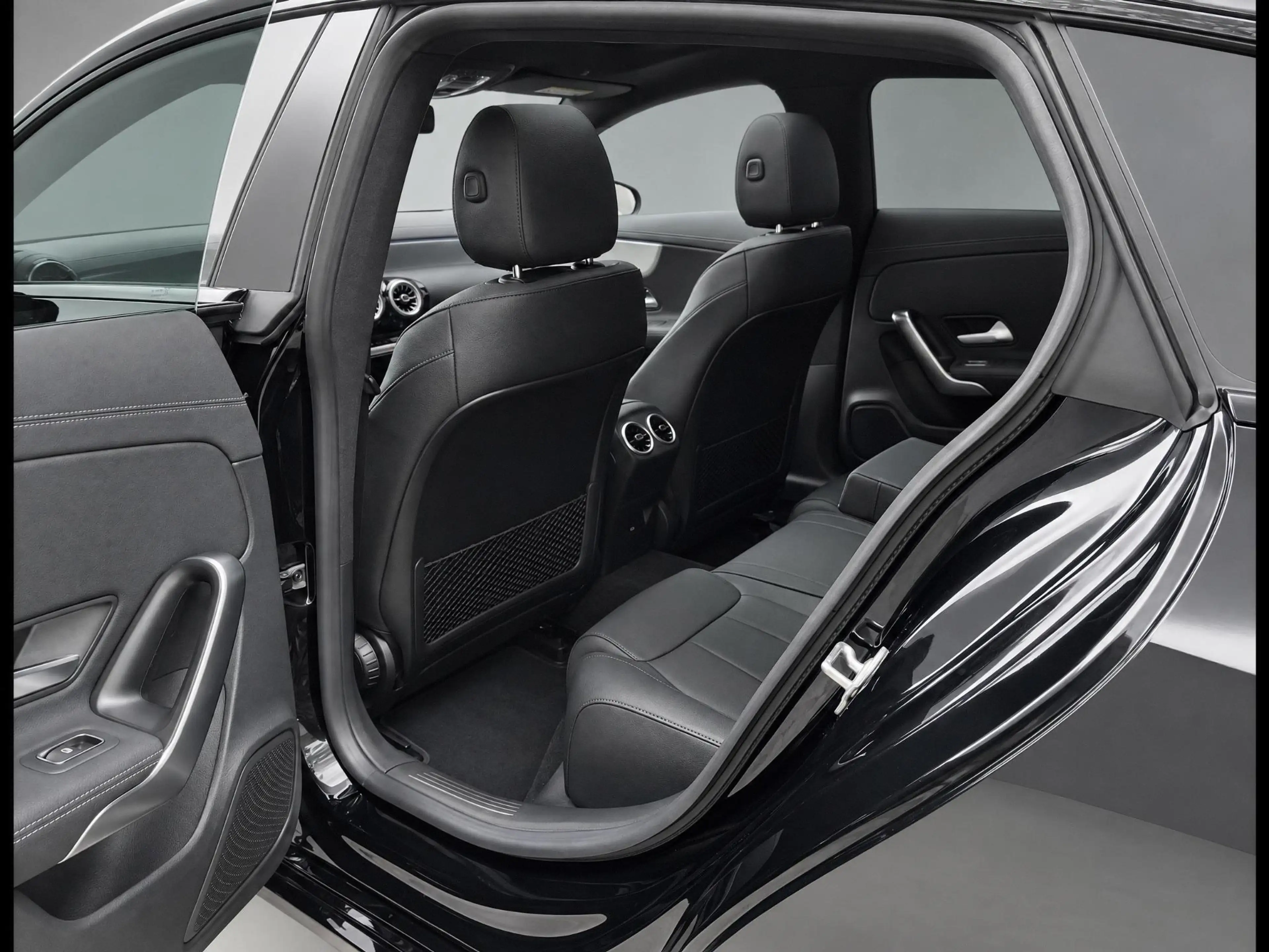 Mercedes-Benz CLA 180 Shooting Brake Star Edition Luxury | Panoramadak | — photo 15