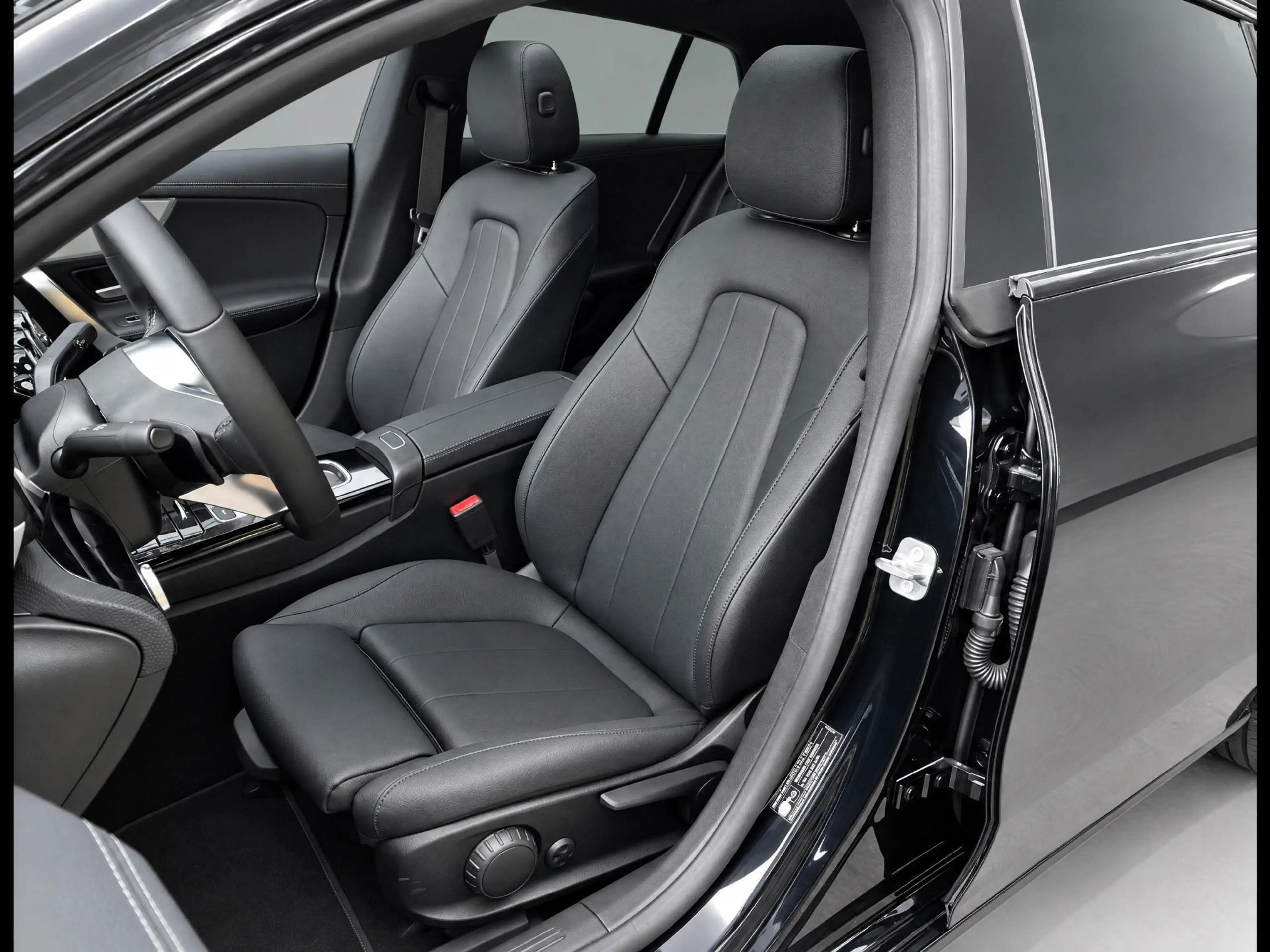 Mercedes-Benz CLA 180 Shooting Brake Star Edition Luxury | Panoramadak | — photo 14