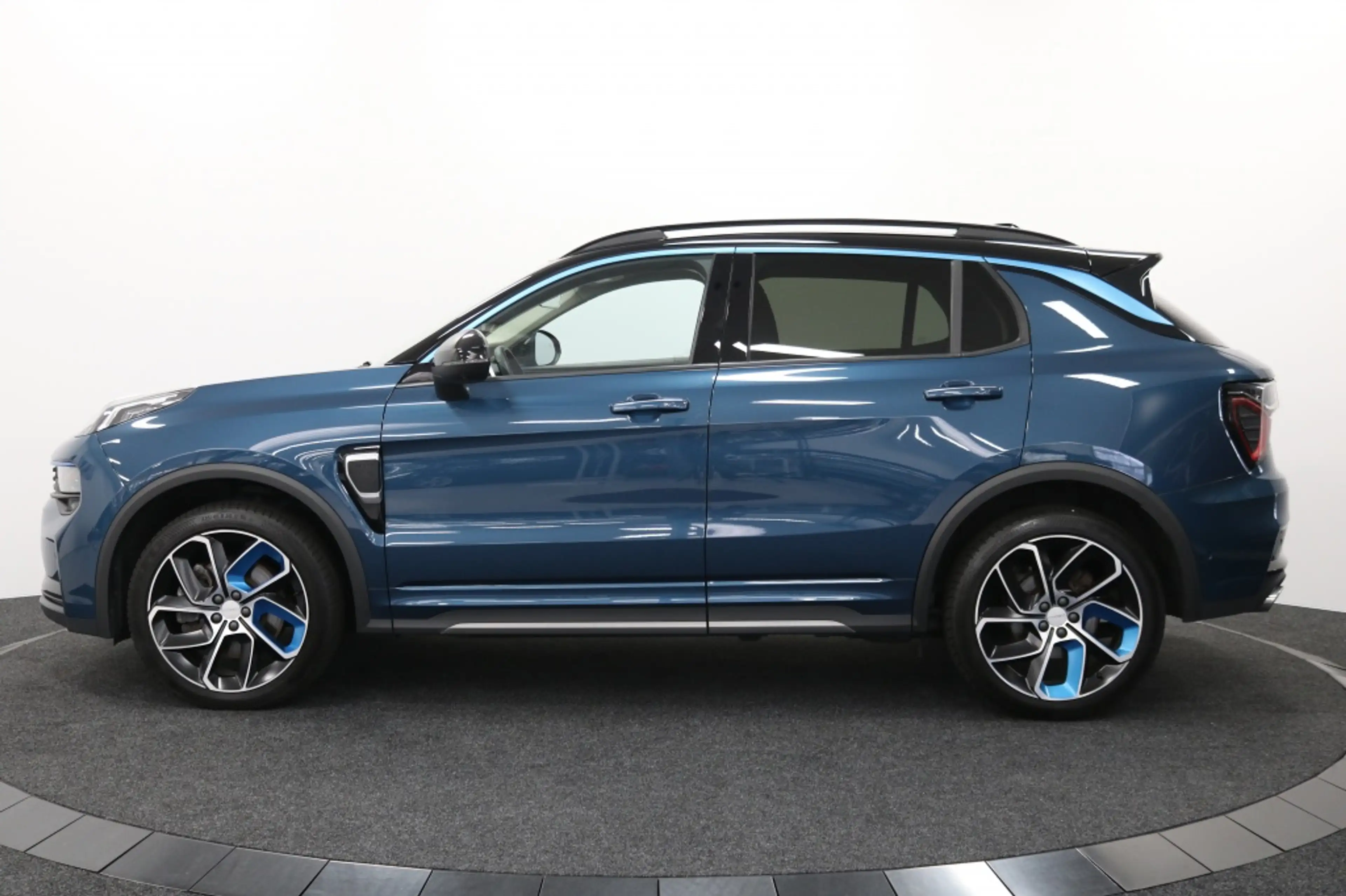 Lynk & Co 01 1.5 PHEV Automaat — photo 2
