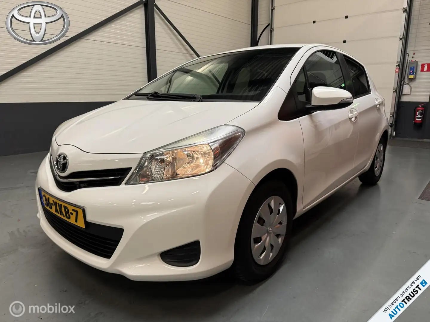 Toyota Yaris 1.0 VVT-i Aspiration Clima|Navi|NL-Auto! Wit - 1