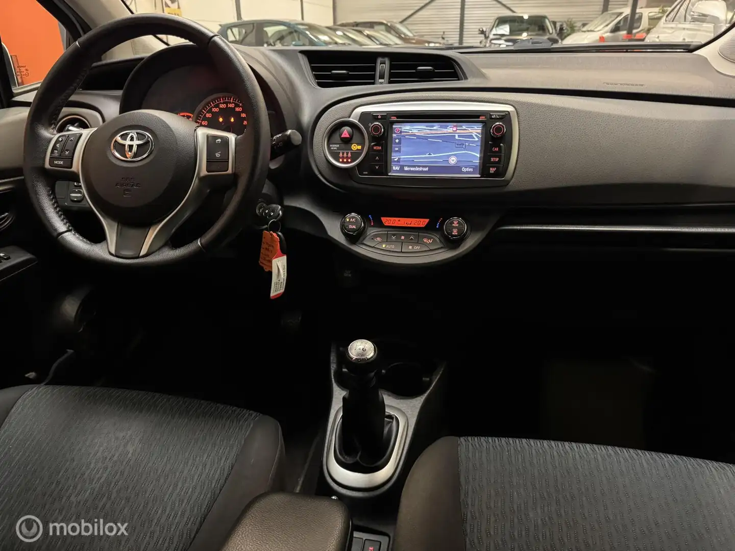 Toyota Yaris 1.0 VVT-i Aspiration Clima|Navi|NL-Auto! Wit - 2