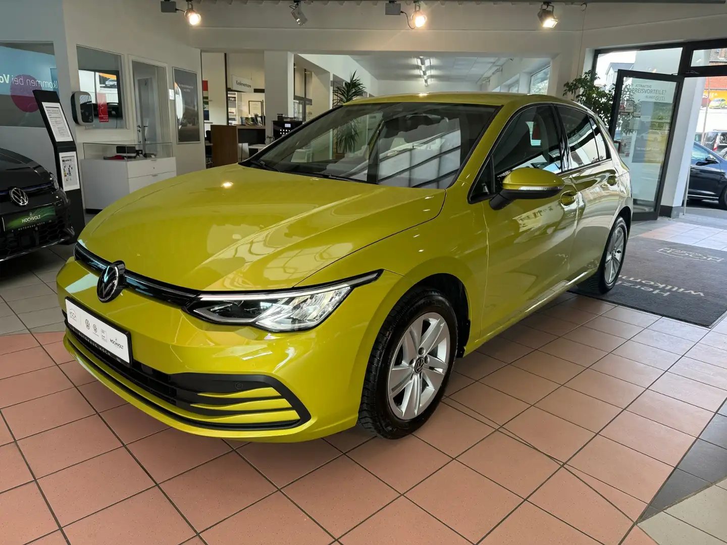 Volkswagen Golf VIII 1.5 TSI+Navi+LED Lane Assist+DAB+ Gelb - 2