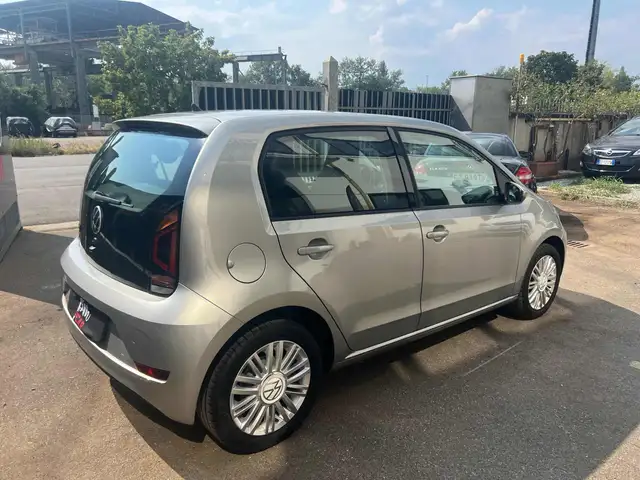 Volkswagen Up! view 5