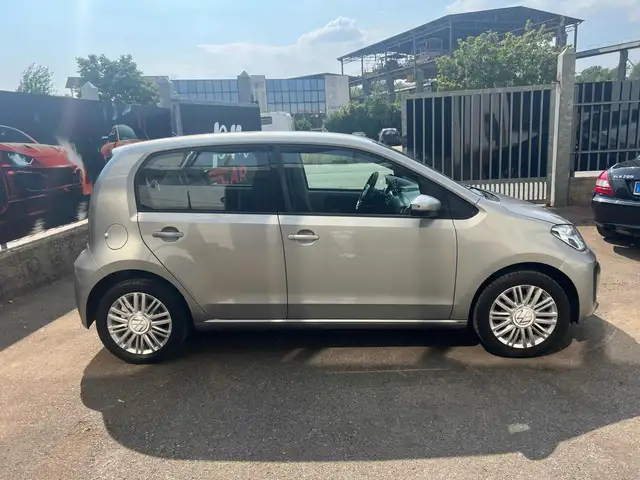 Volkswagen Up! view 4
