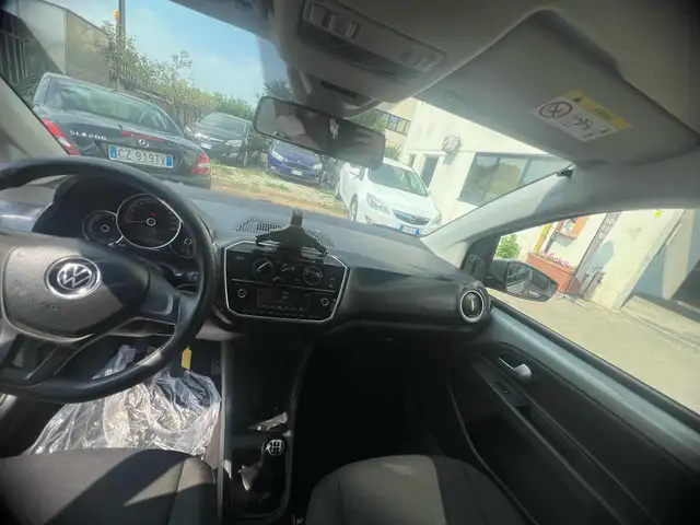 Volkswagen Up! view 12