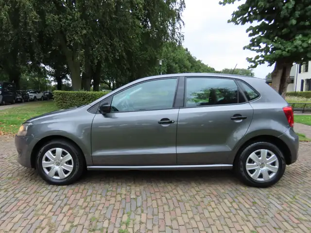 Volkswagen Polo view 3