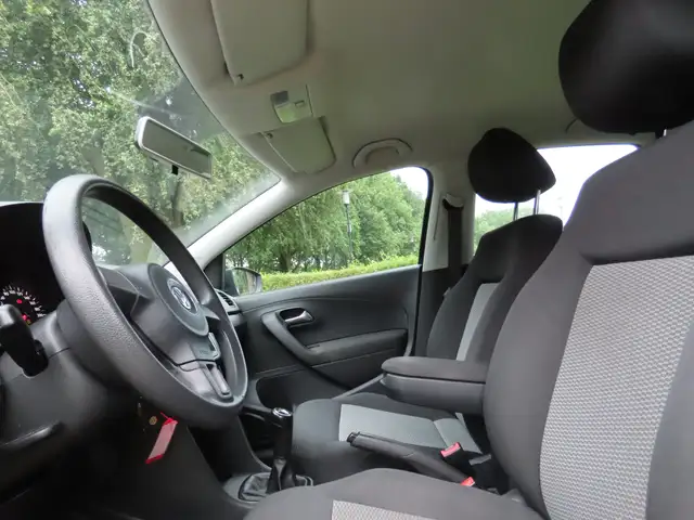 Volkswagen Polo view 7