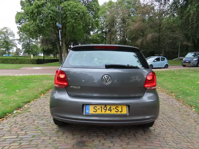 Volkswagen Polo view 5