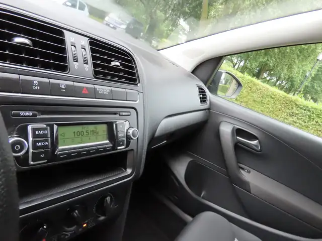 Volkswagen Polo view 11