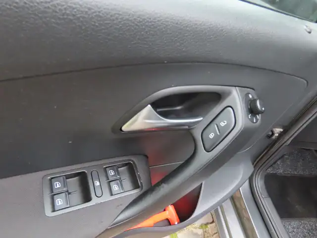 Volkswagen Polo view 6