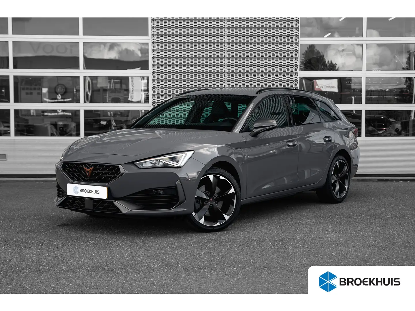 CUPRA Leon Sportstourer 1.4 TSI e-Hybrid 245pk | Trekhaak | N Grijs - 1