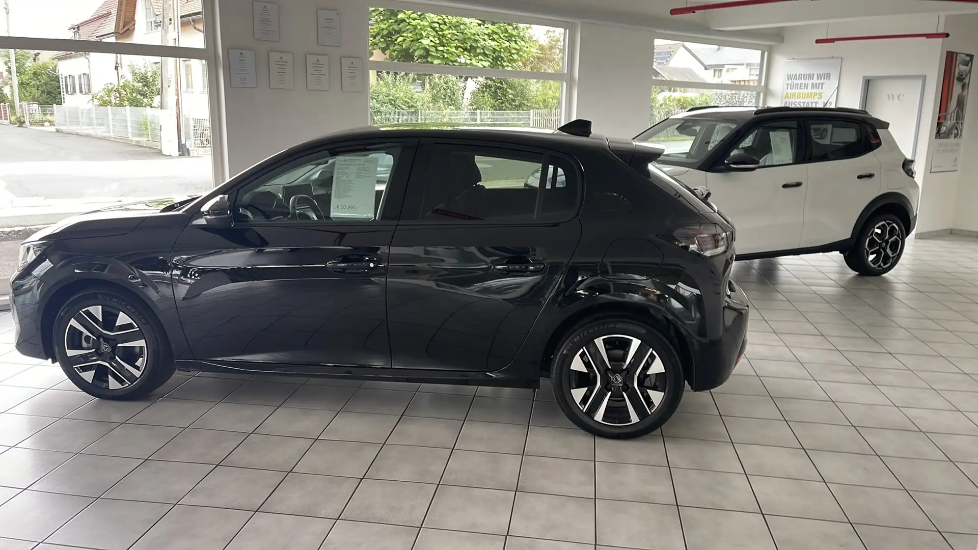 Peugeot 208 ALLURE PureTech 100 6 Gang Noir - 2
