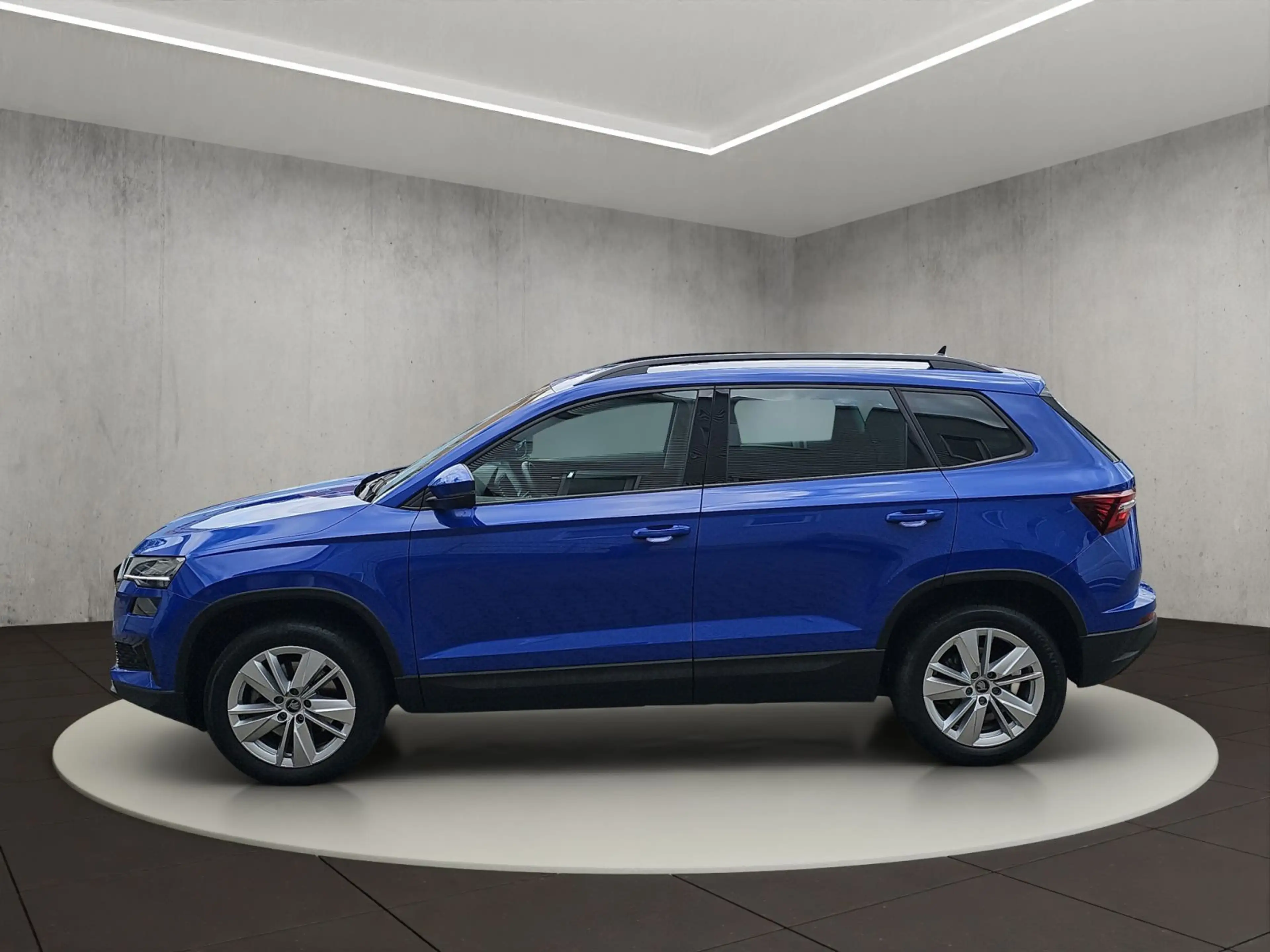 Skoda Karoq Selection 1,5 TSI 110 kW 6-Gang-Schaltgetr — photo 2