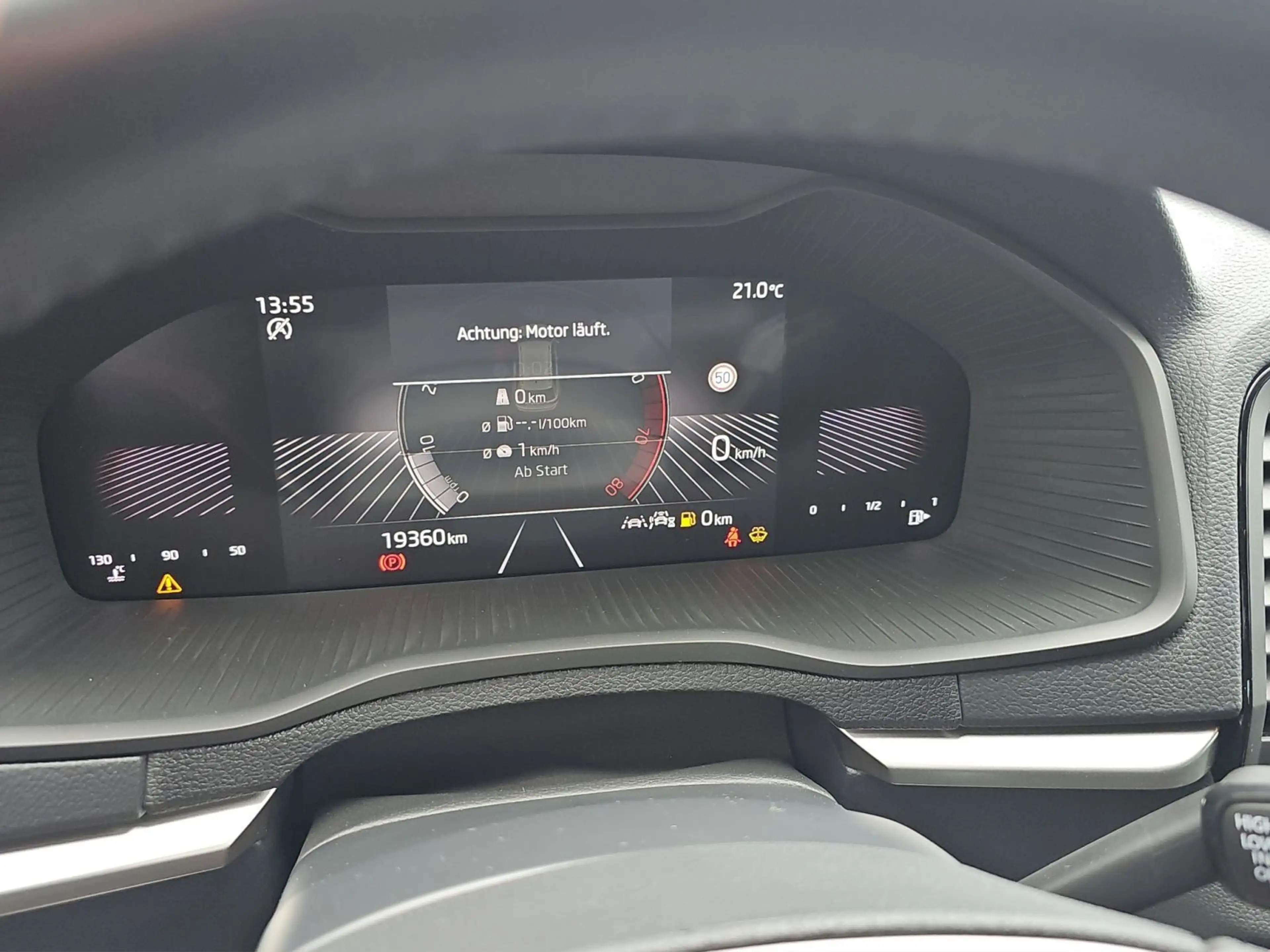 Skoda Karoq Selection 1,5 TSI 110 kW 6-Gang-Schaltgetr — photo 11