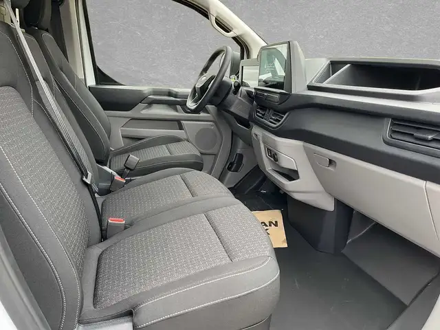 Ford Transit Custom view 3