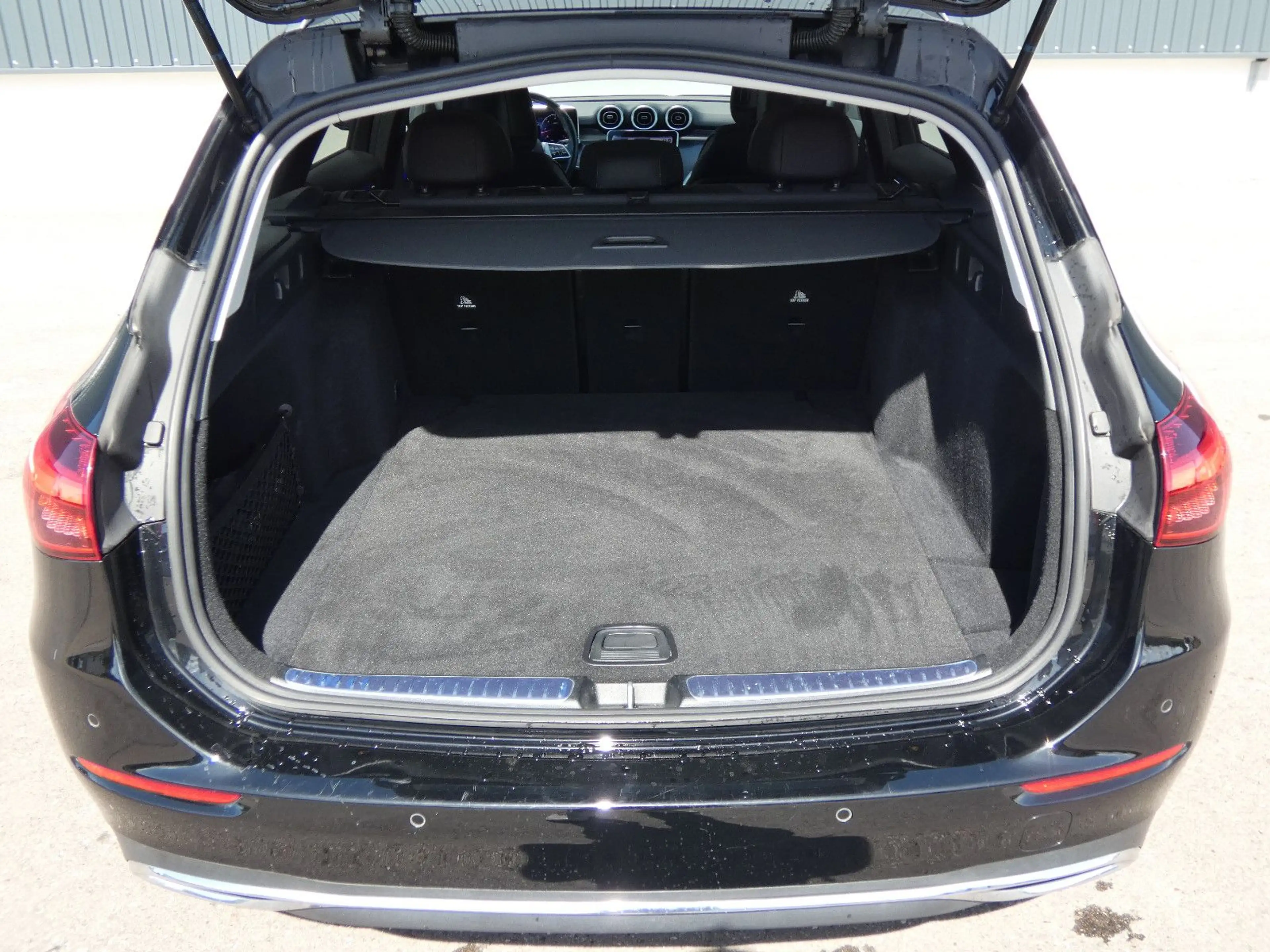 Mercedes-Benz C 200 d T Avantgarde Distronic LED Navi 1-Hand — photo 20
