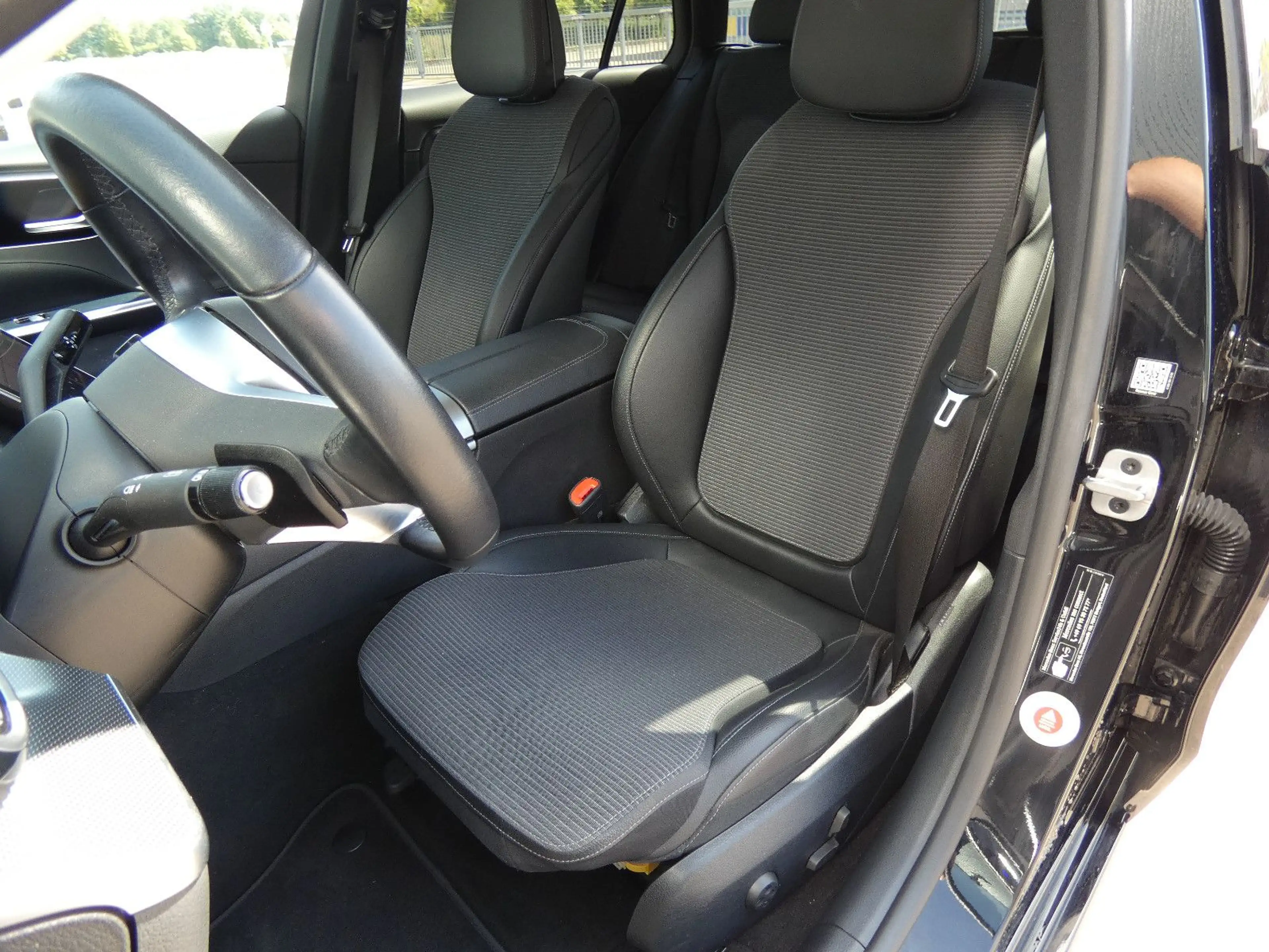 Mercedes-Benz C 200 d T Avantgarde Distronic LED Navi 1-Hand — photo 5