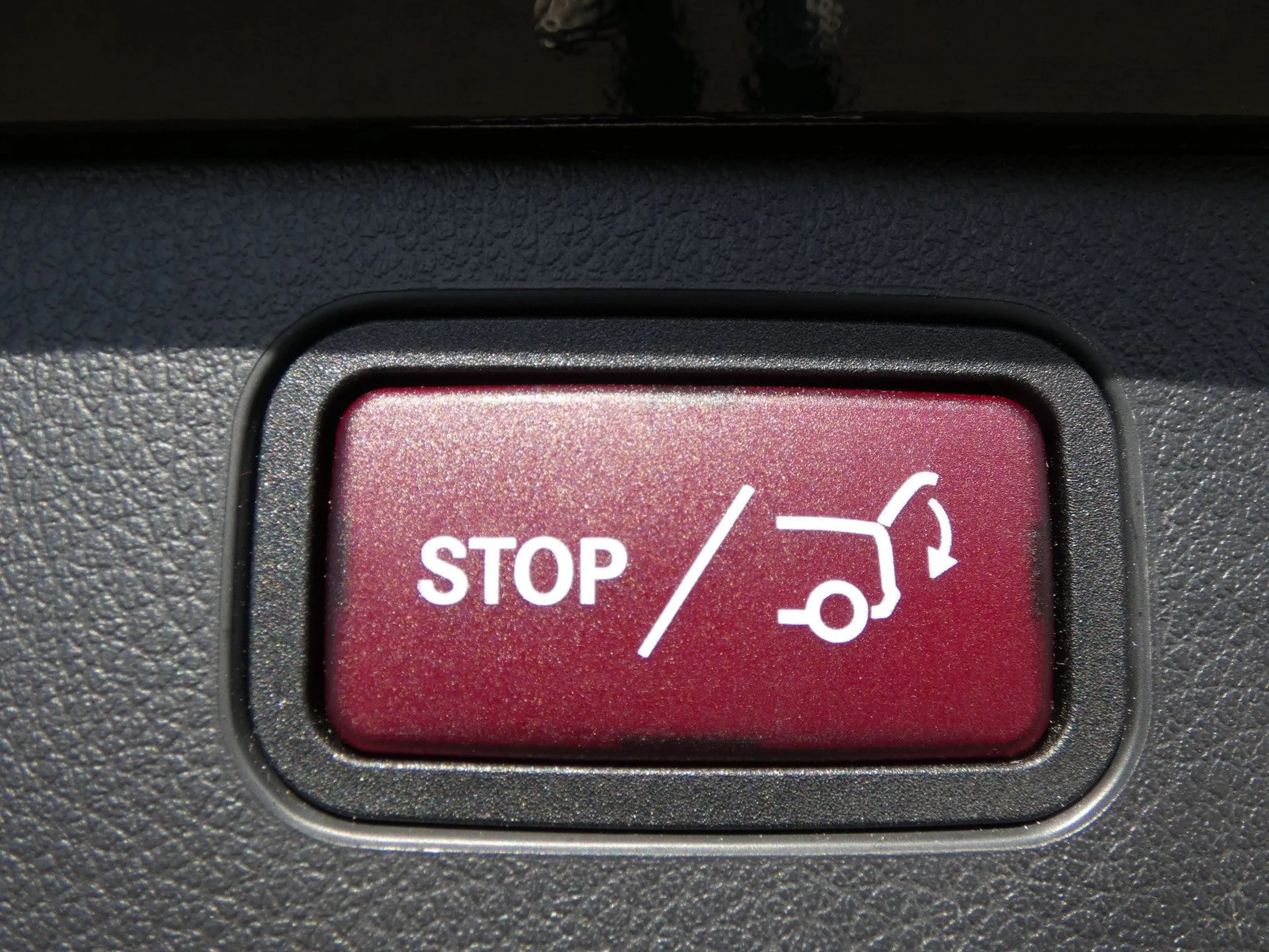 Mercedes-Benz C 200 d T Avantgarde Distronic LED Navi 1-Hand — photo 21