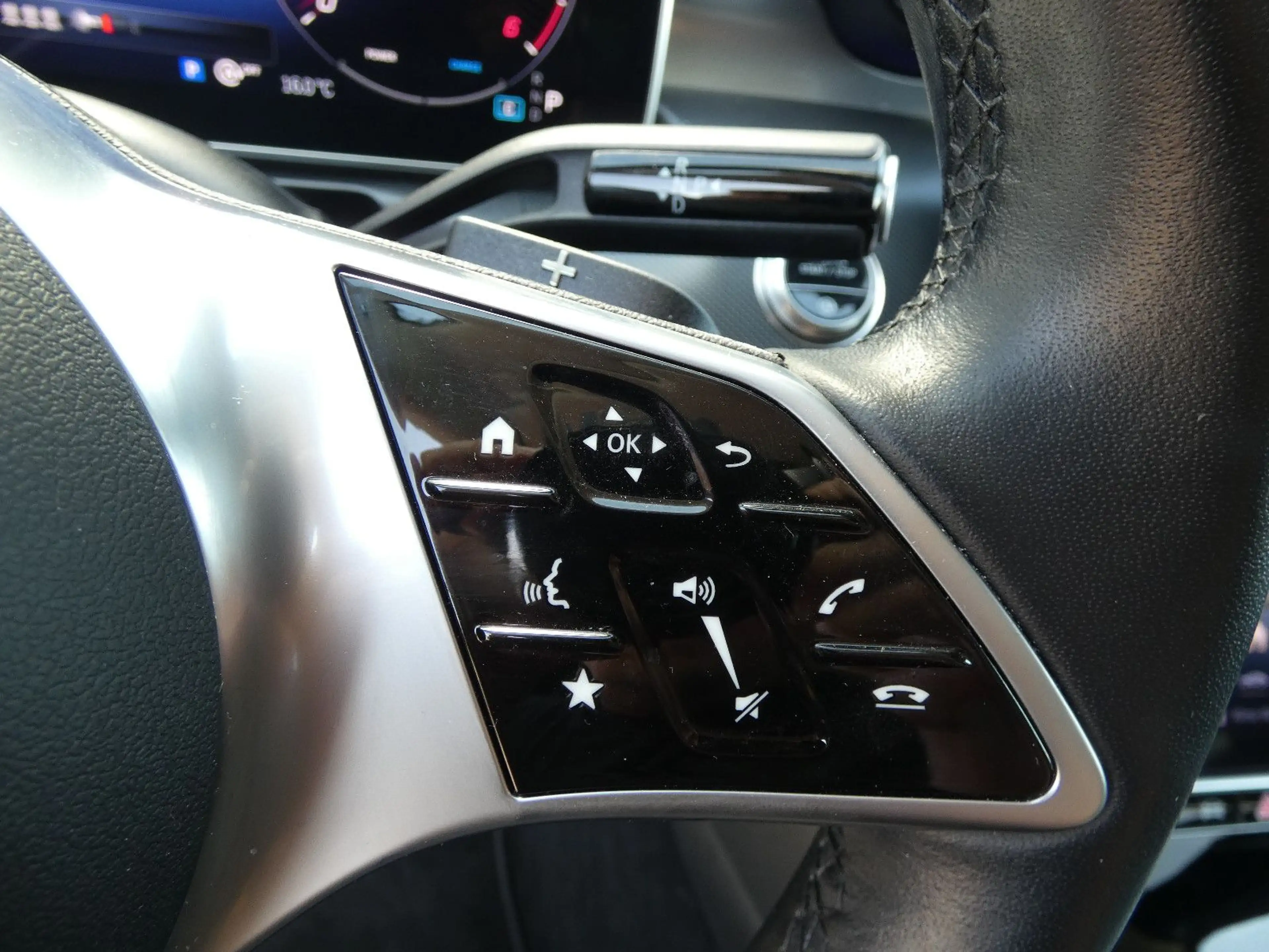 Mercedes-Benz C 200 d T Avantgarde Distronic LED Navi 1-Hand — photo 15