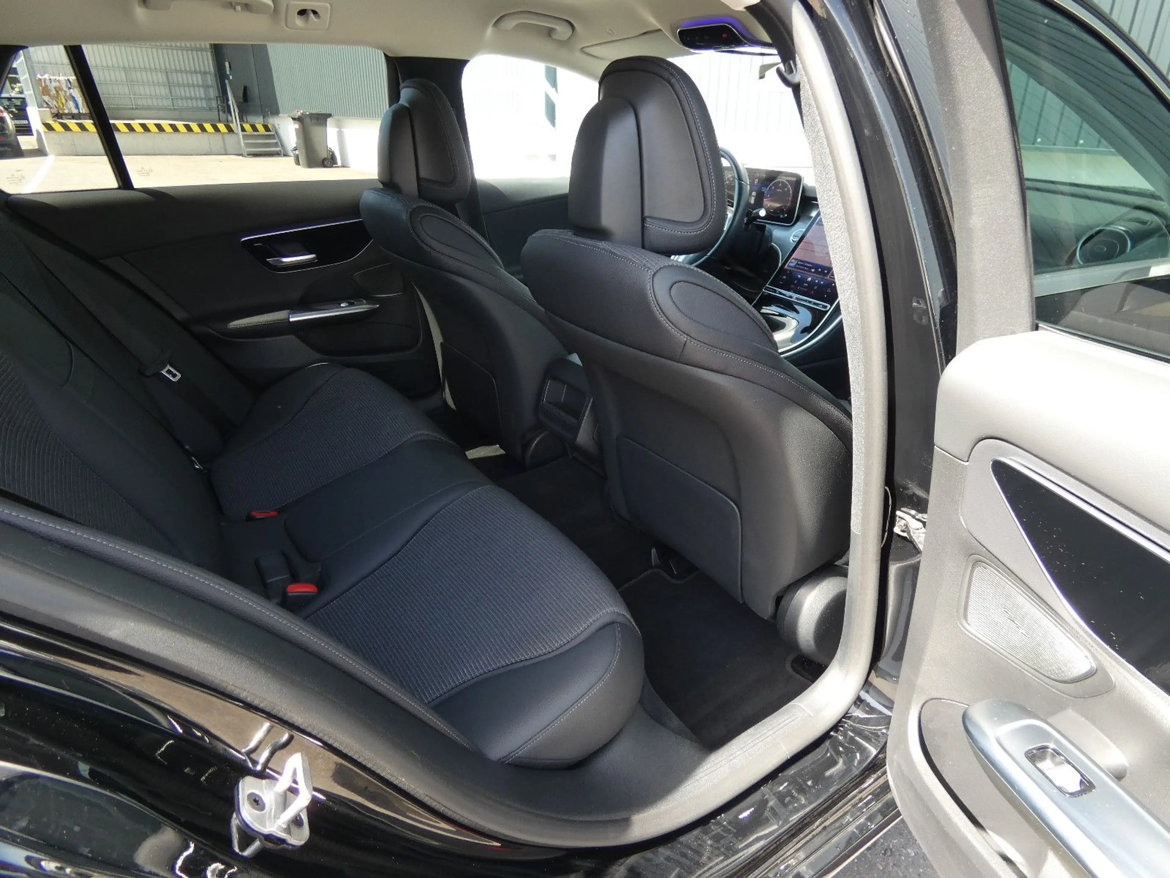 Mercedes-Benz C 200 d T Avantgarde Distronic LED Navi 1-Hand — photo 7