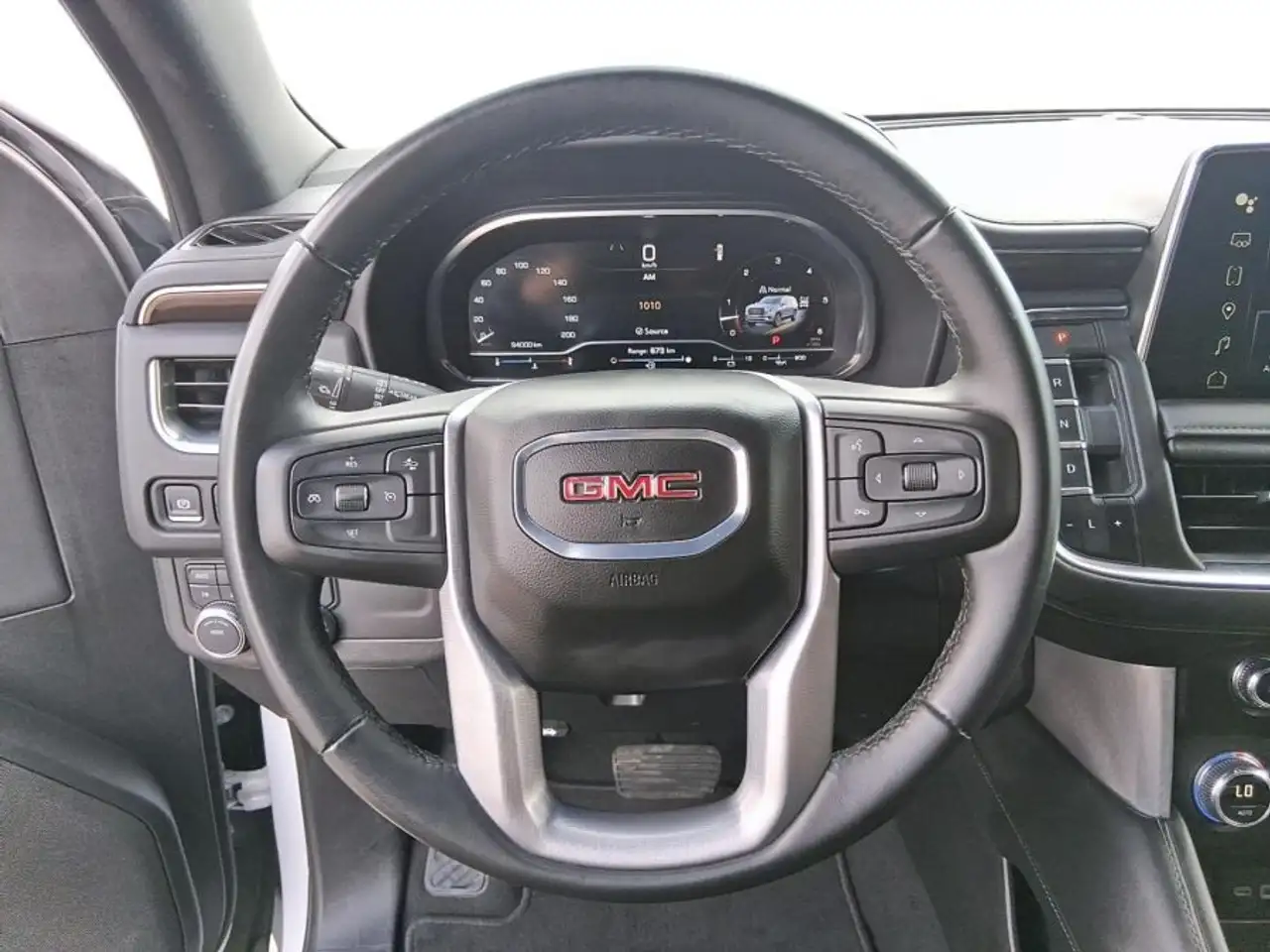 GMC Yukon photo GMC Yukon