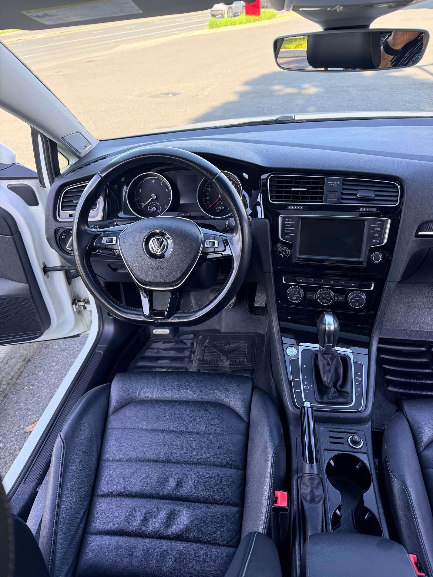 2017 Volkswagen Golf Highline thumb 8