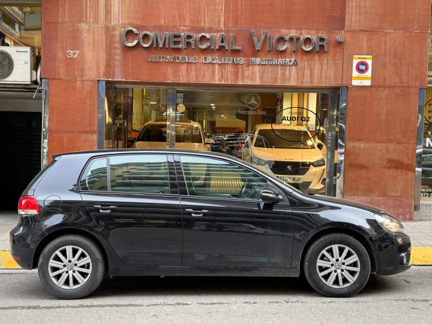 Volkswagen Golf 1.6TDI CR Advance BMT 105 Schwarz - 1