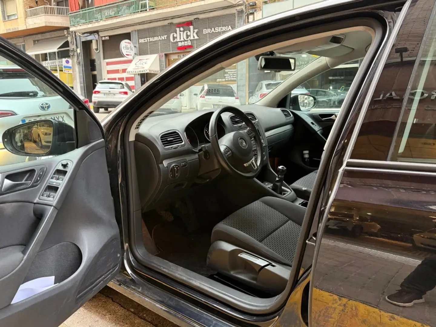 Volkswagen Golf 1.6TDI CR Advance BMT 105 Schwarz - 2