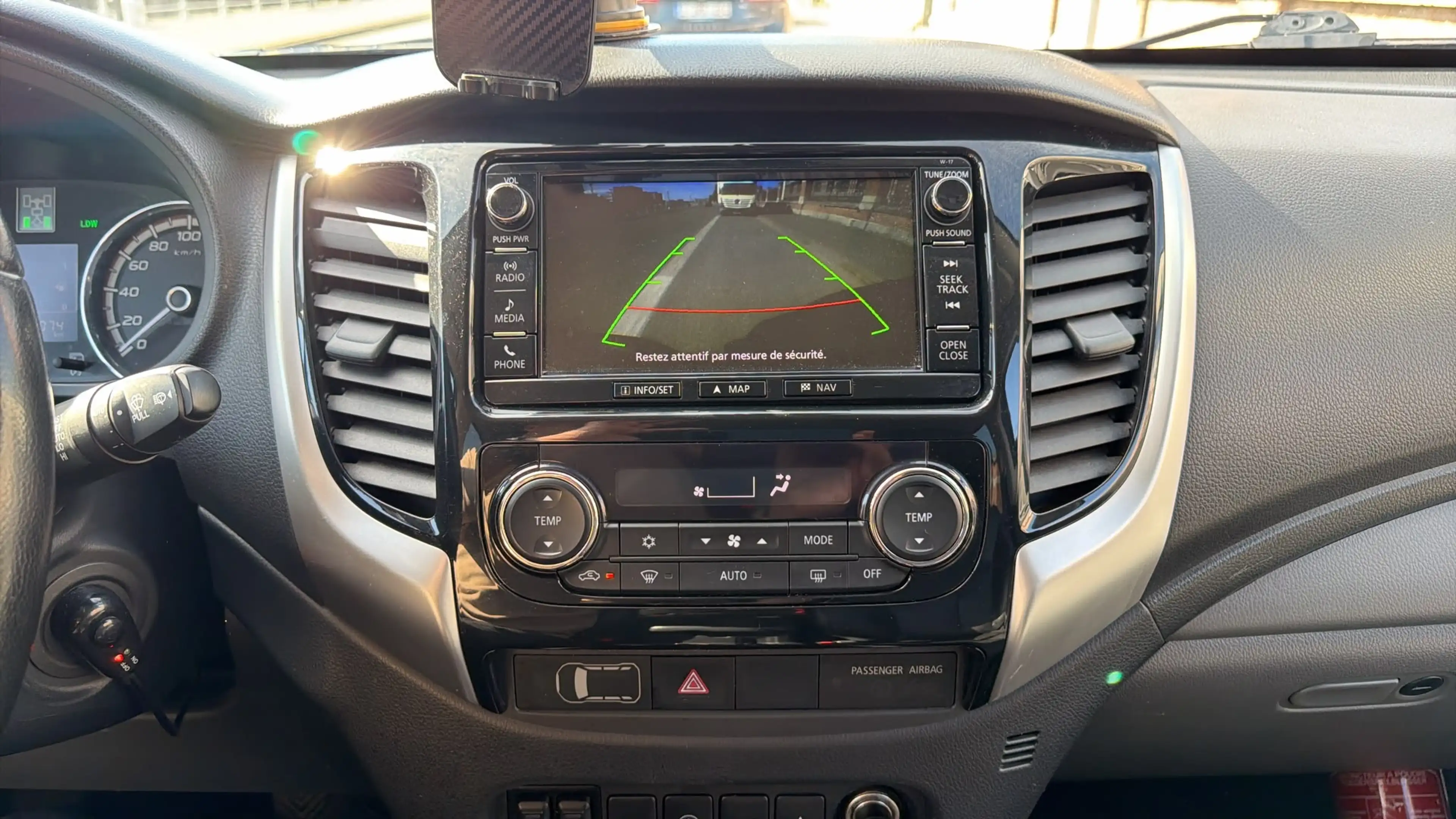 Mitsubishi L200 L 200 2.4 DI-D 4WD Intense (EU6) — photo 15