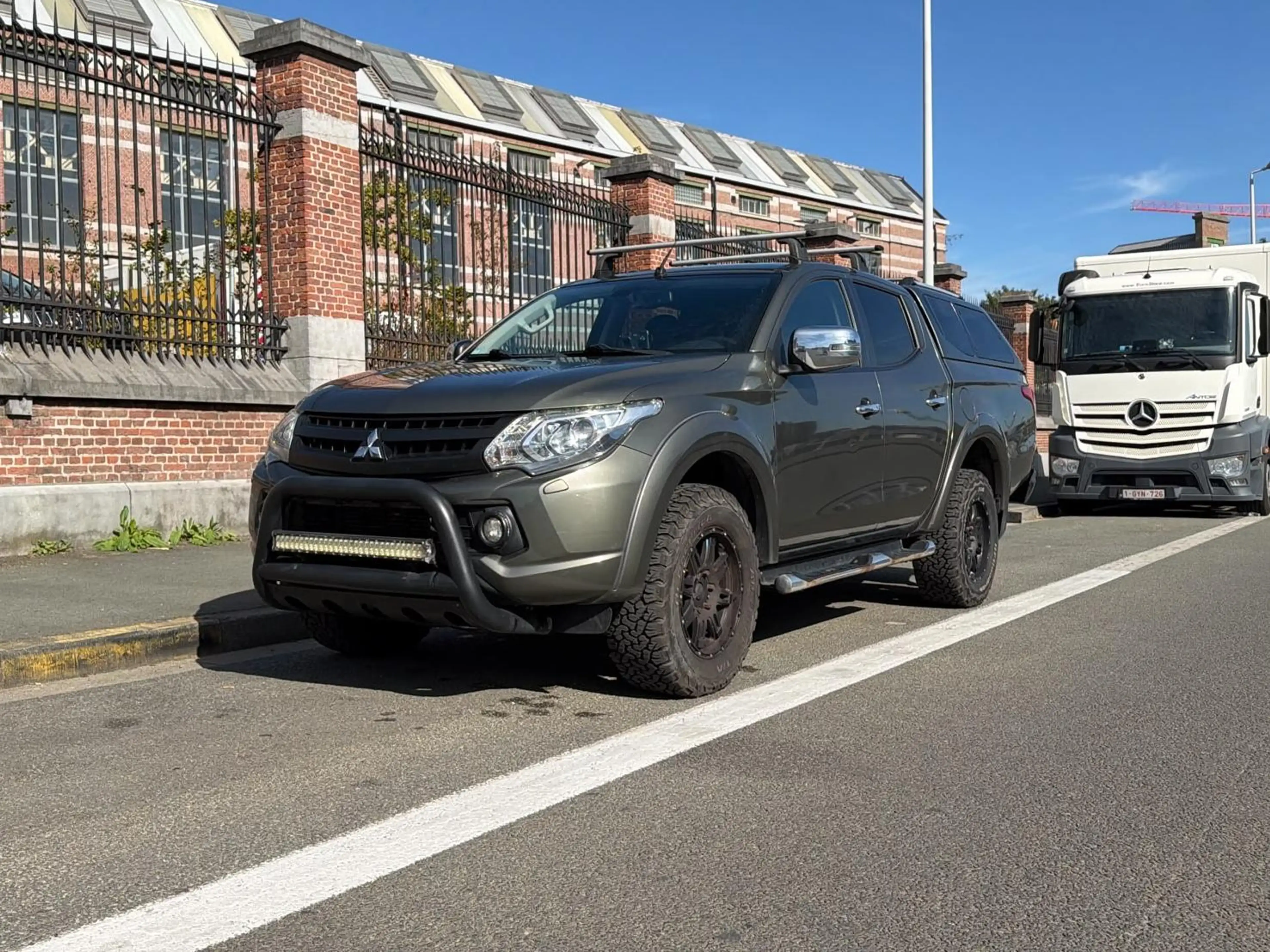 Mitsubishi L200 L 200 2.4 DI-D 4WD Intense (EU6)