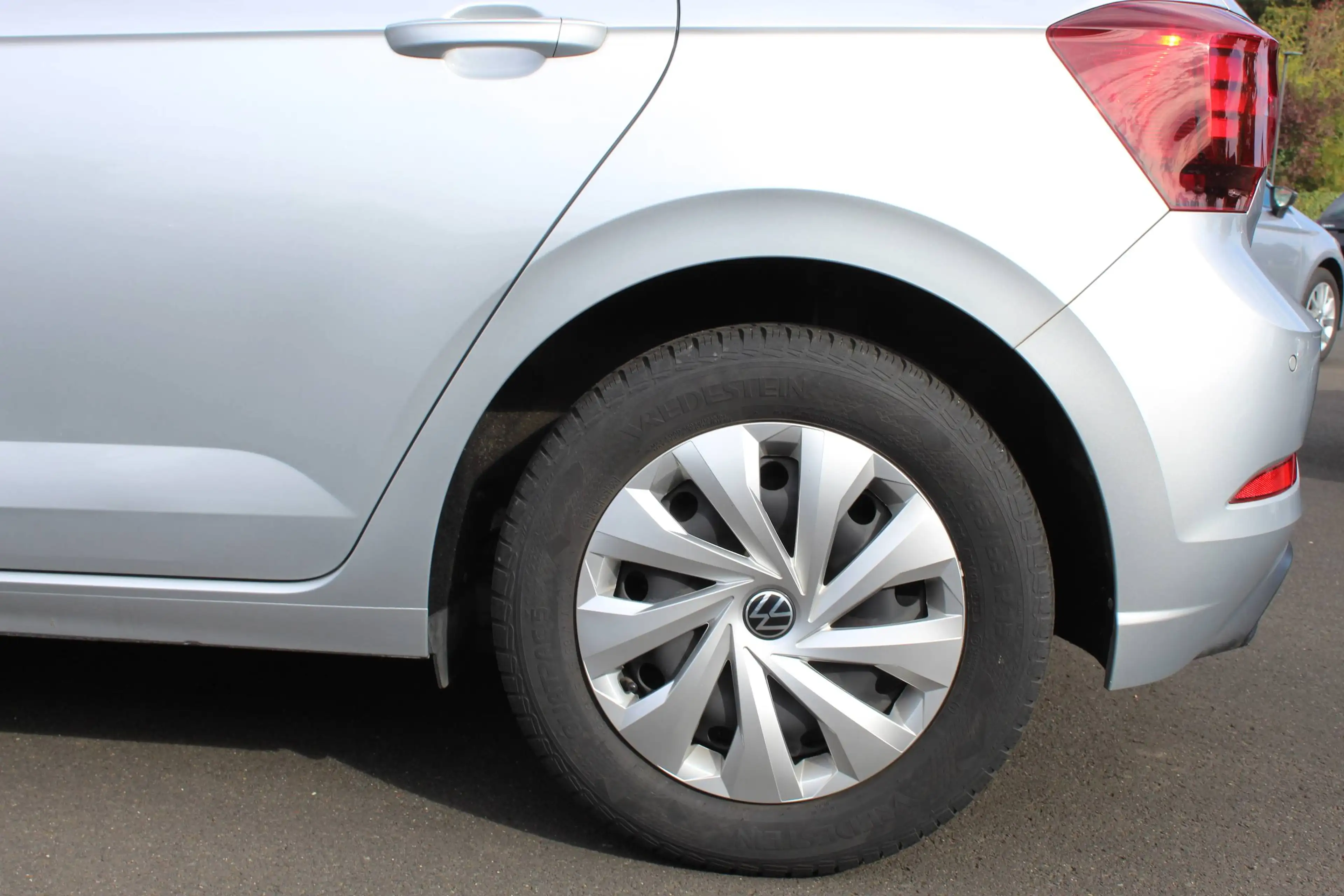 Volkswagen Polo Life, 1. Hand, HU+AU NEU, 77200 km, DAB-Radio, USBc, 3x Isofix, Navi mit Verkehrszeichenerkennung — photo 11